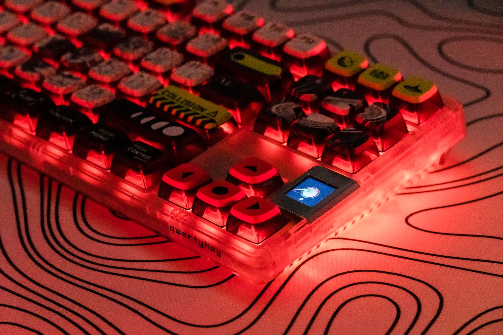 QwertyKey80 Astro Bluetooth Wireless Hotswap RGB QMK/VIA-L Gasket Mounted Tastatura Mecanica Gaming cu Ecran