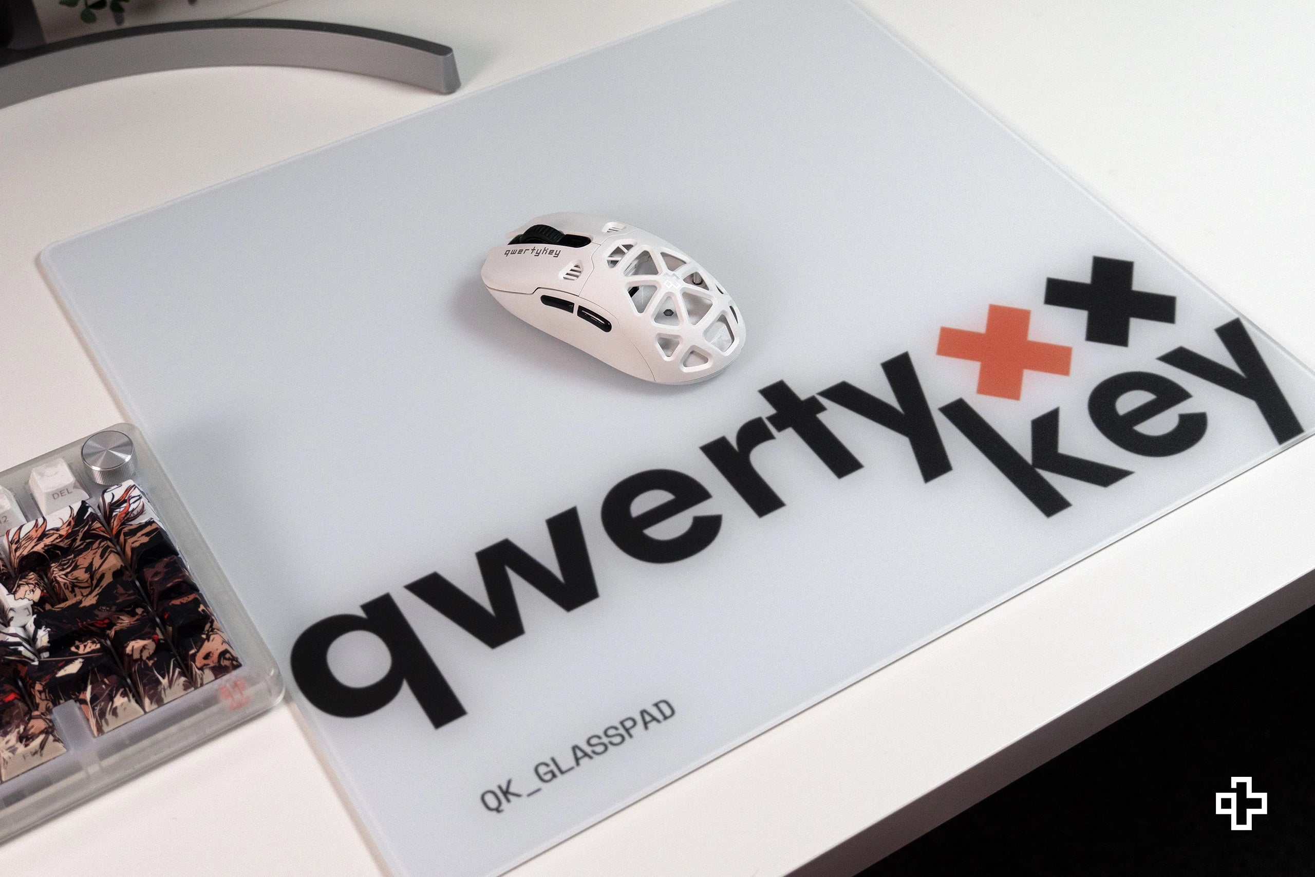 Mousepad Gaming QwertyKey Esports Glass Alb 3.2mm Anti-Slip TPU