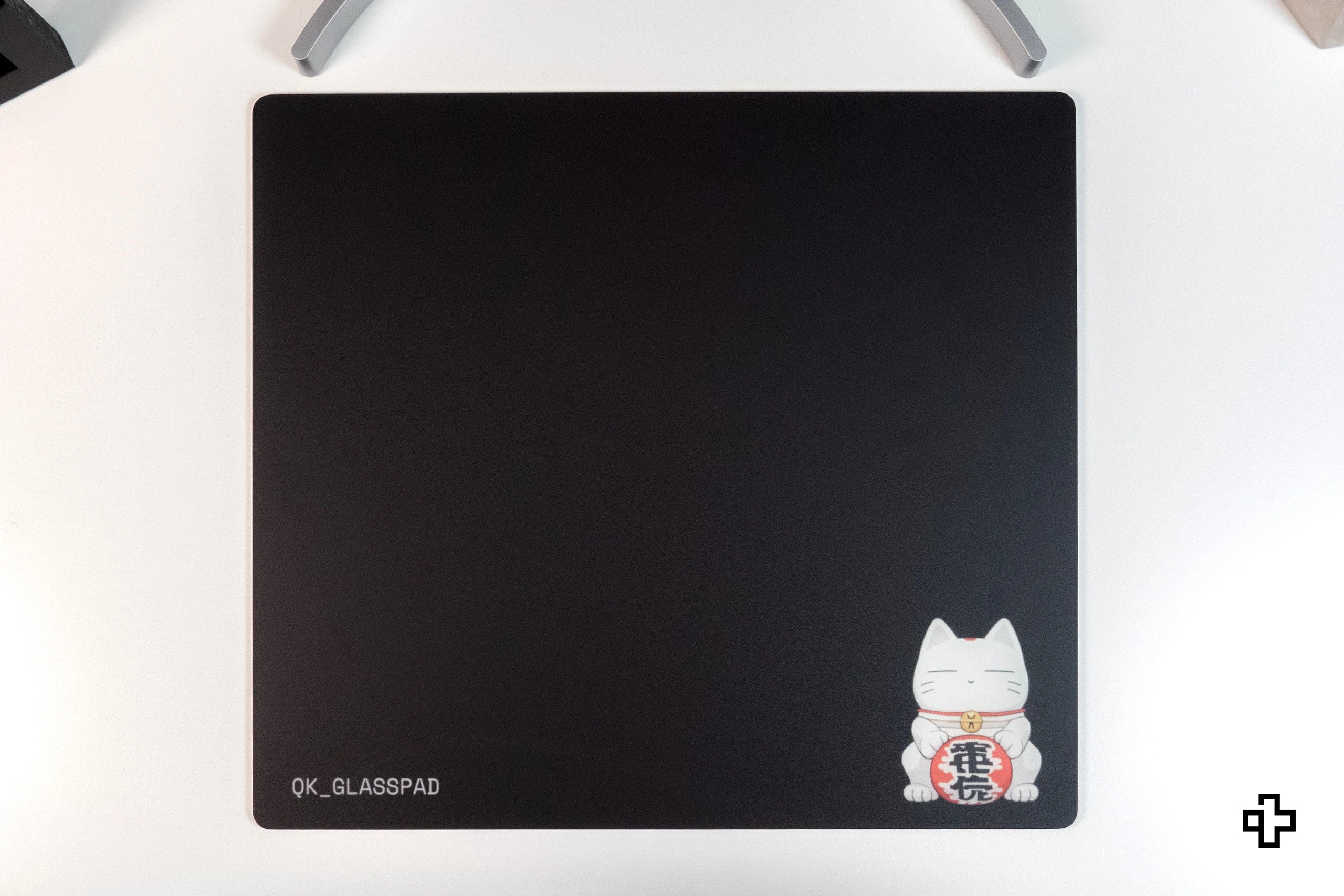 Mousepad Gaming QwertyKey Esports Glass MOMO 3.2mm Anti-Slip TPU