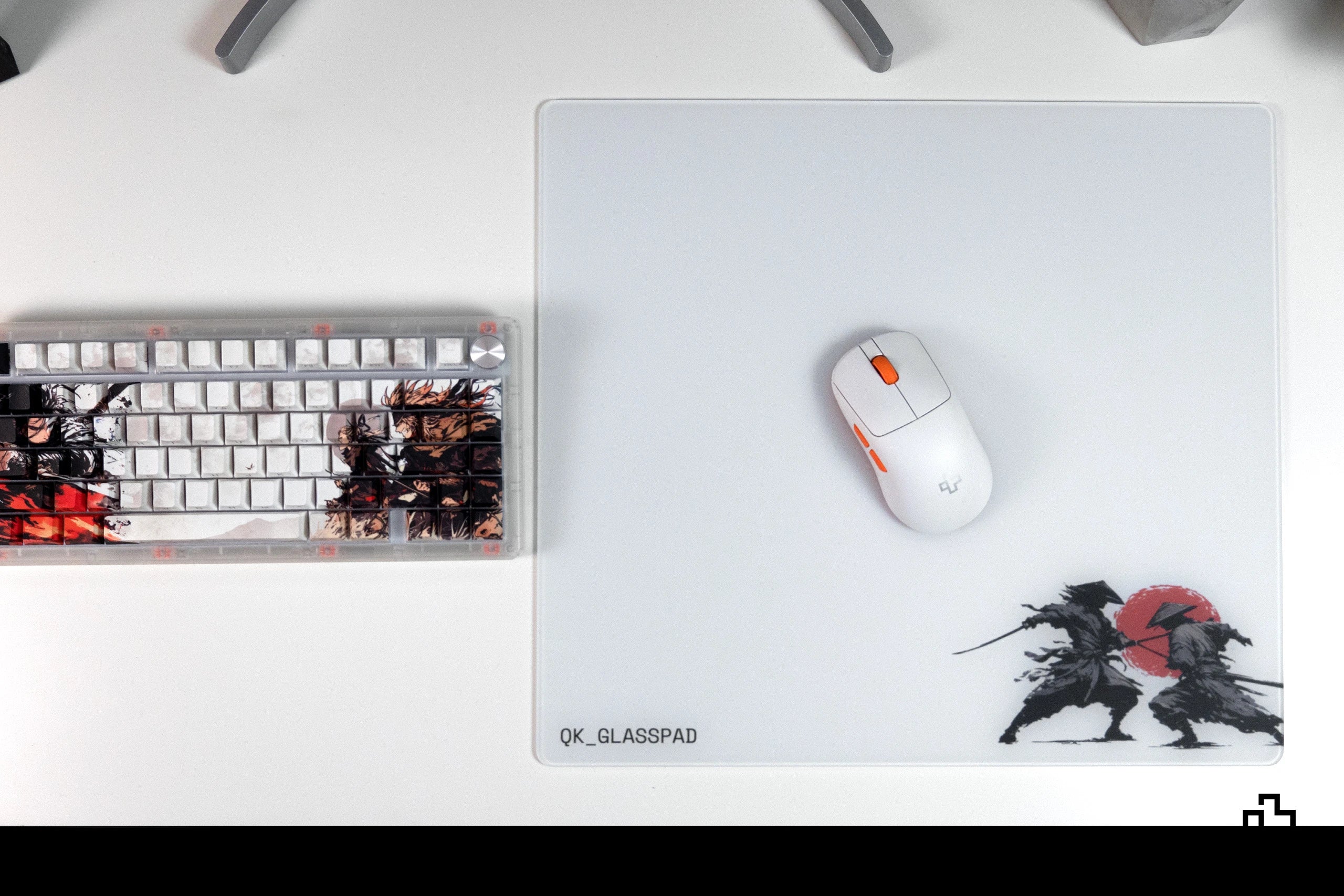 Mousepad Gaming QwertyKey Esports Glass Striker 3.2mm Anti-Slip TPU