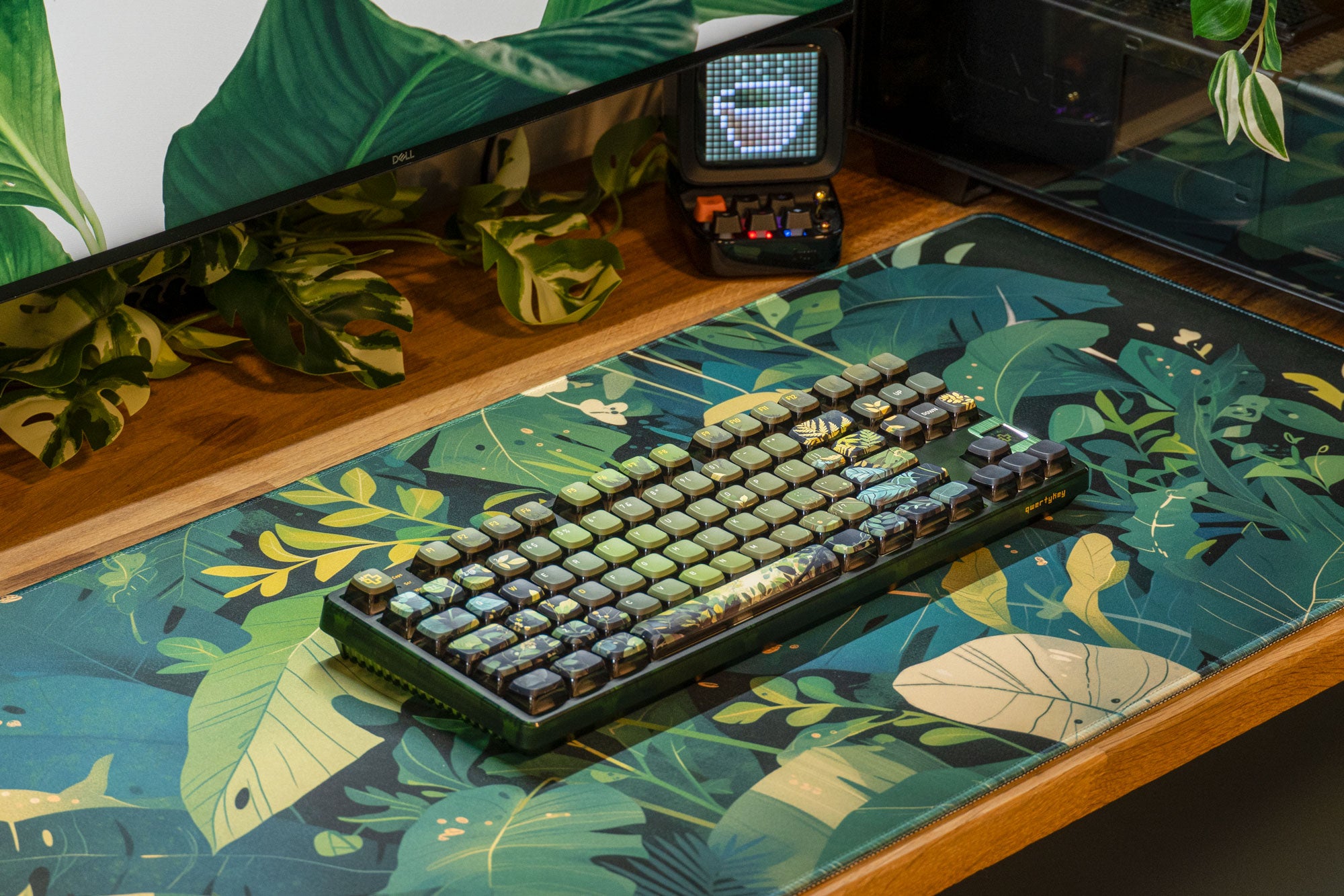 QwertyKey80 Leaf Bluetooth Wireless Hotswap RGB QMK/VIA Gasket Mounted Tastatura Mecanica Gaming cu Ecran