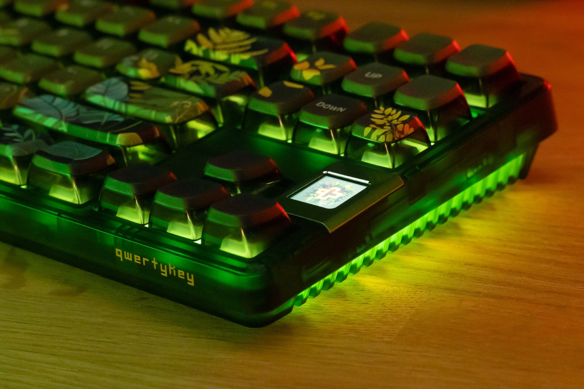 QwertyKey80 Leaf Bluetooth Wireless Hotswap RGB QMK/VIA Gasket Mounted Tastatura Mecanica Gaming cu Ecran