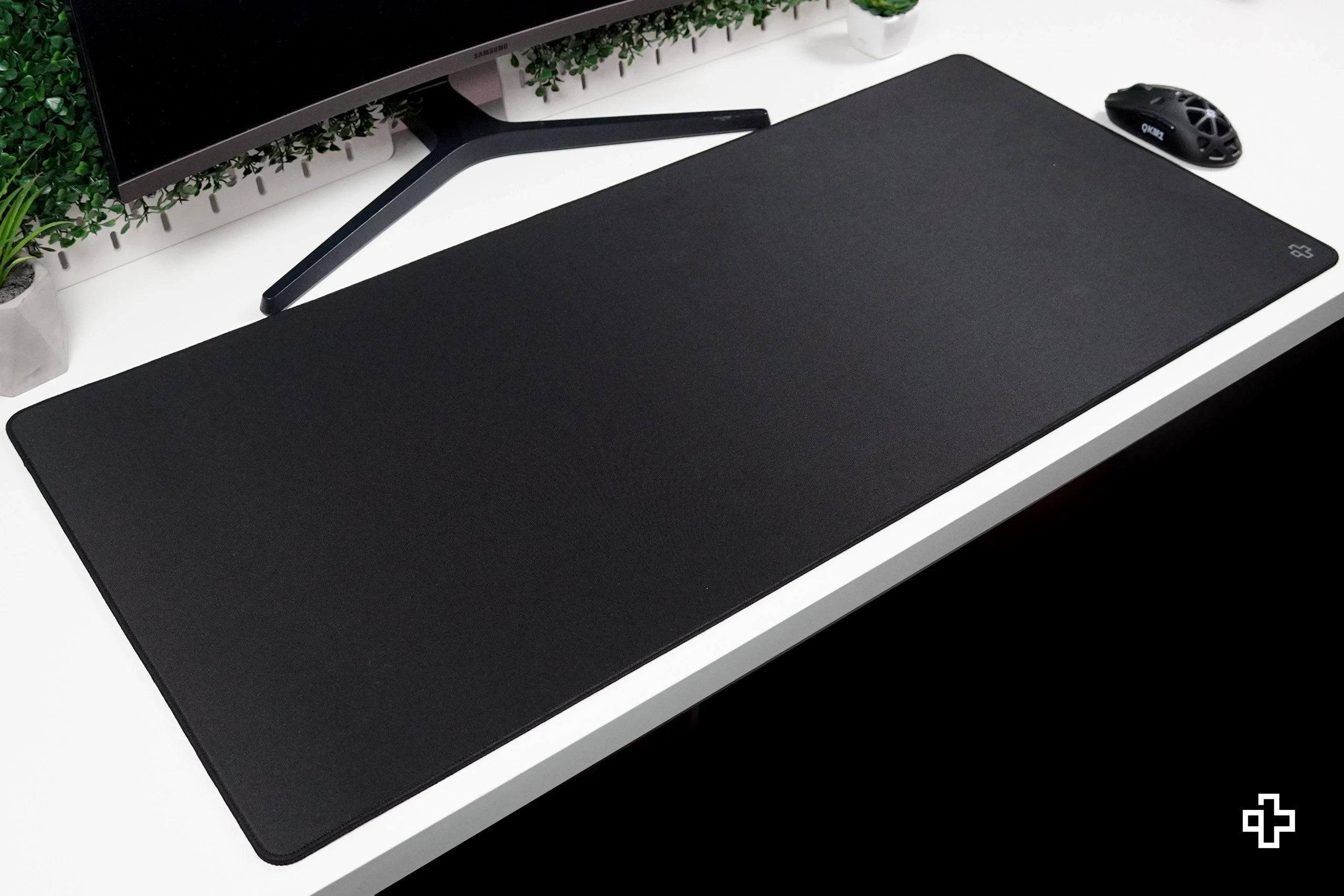 Deskmat Mousepad QwertyKey Negru Clasic Simplu 4mm margini cusute