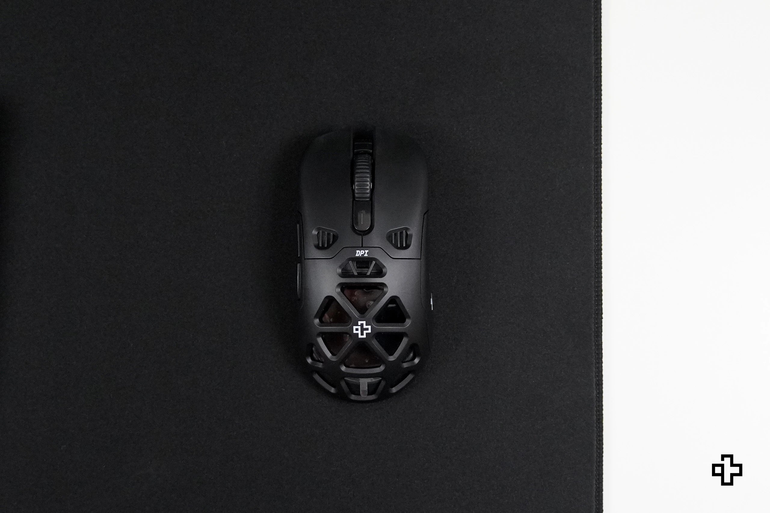 Deskmat Mousepad QwertyKey Negru Clasic Simplu 4mm margini cusute