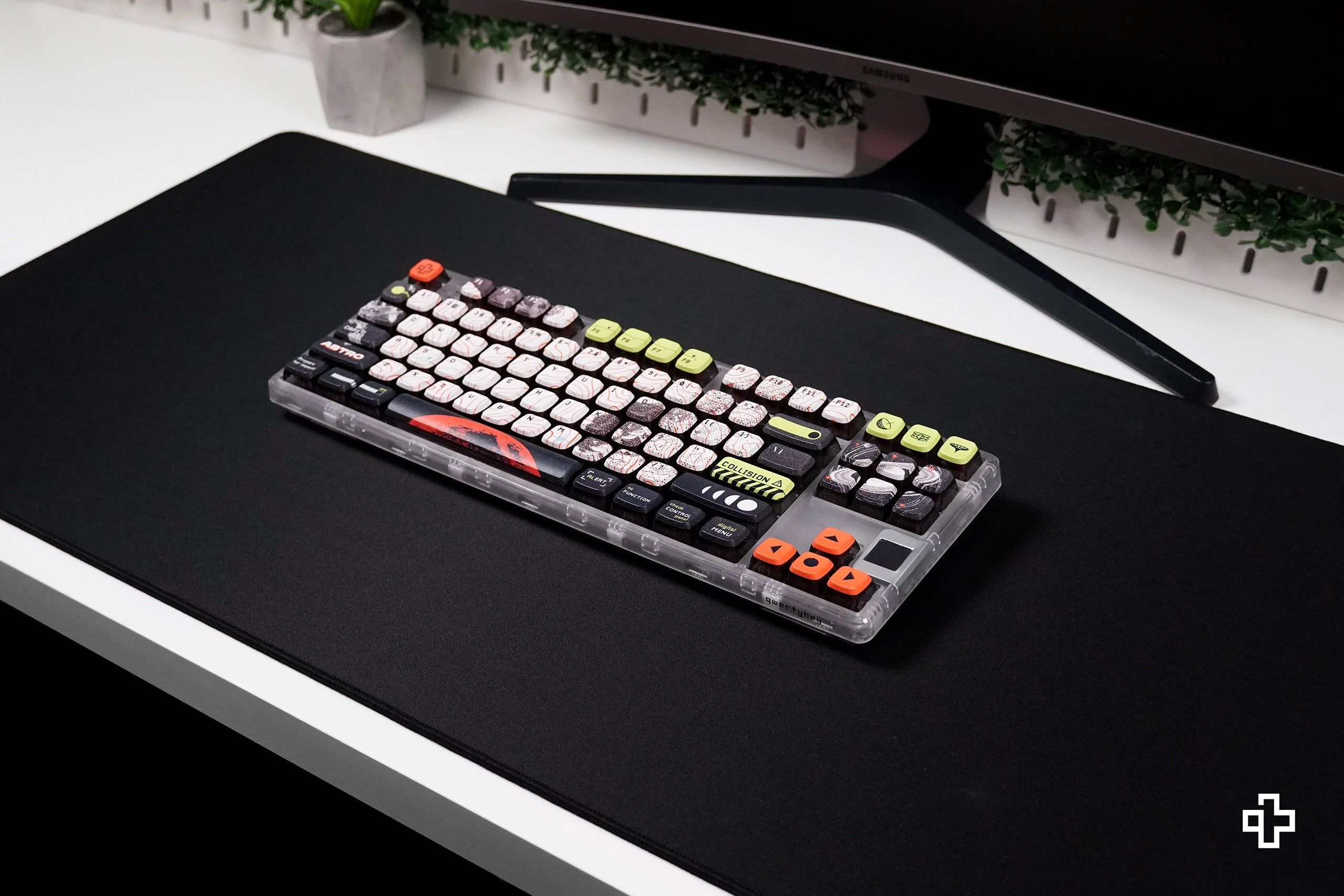 Deskmat Mousepad QwertyKey Negru Clasic Simplu 4mm margini cusute