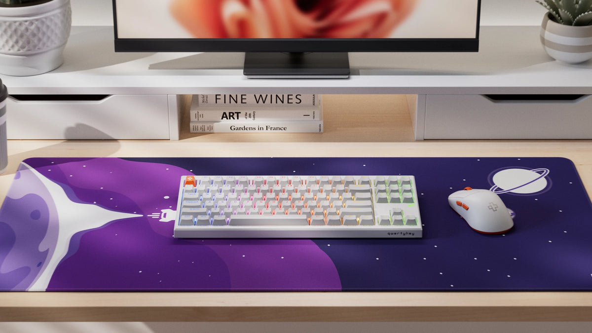 QwertyKey H87 Pro V2 Albă – Tastatură Mecanică Gaming Wireless, Hotswap, Gasket, Full RGB