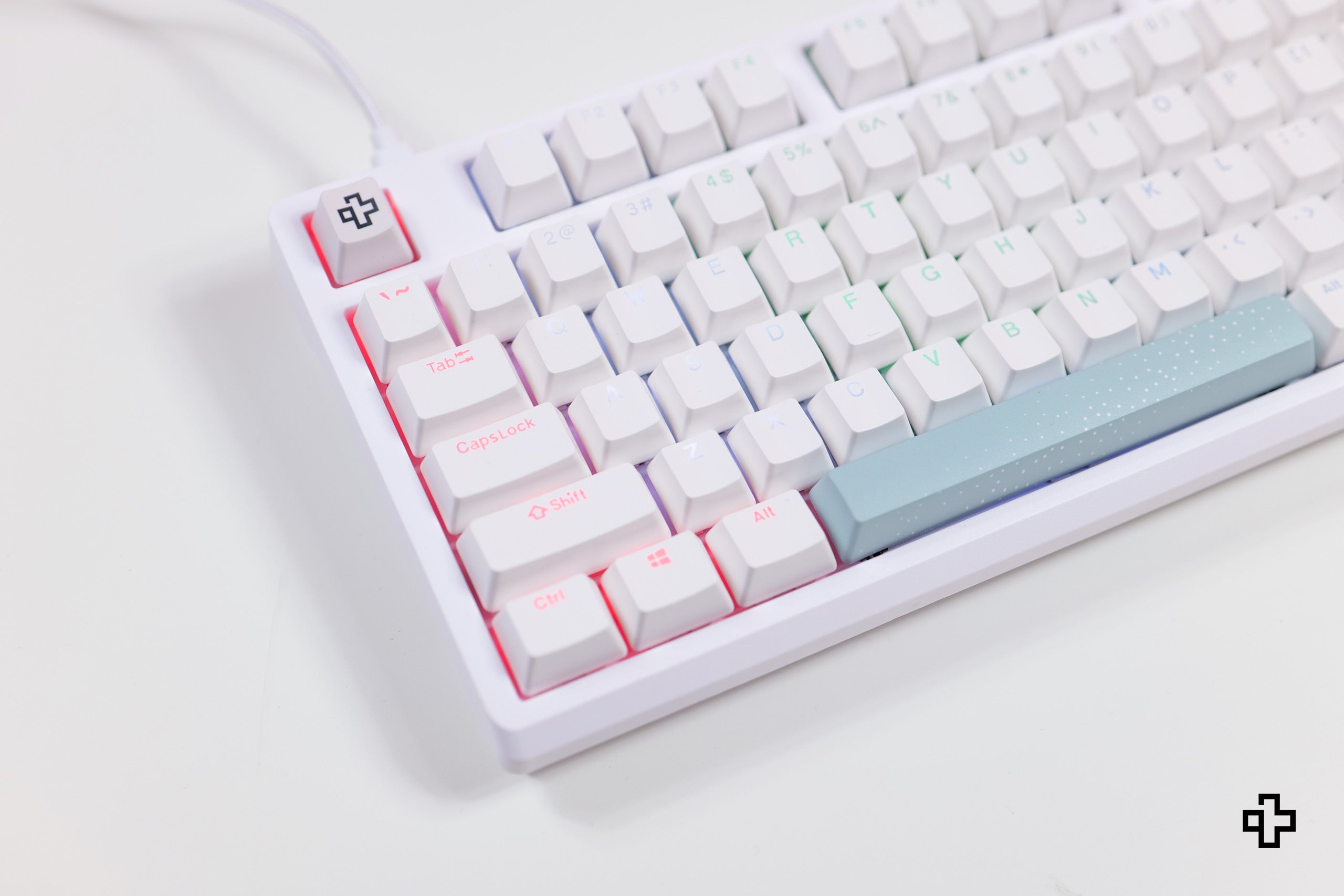 QwertyKey Salt V2 RGB Hotswap Software Tastatura Mecanica Gaming Hotswap