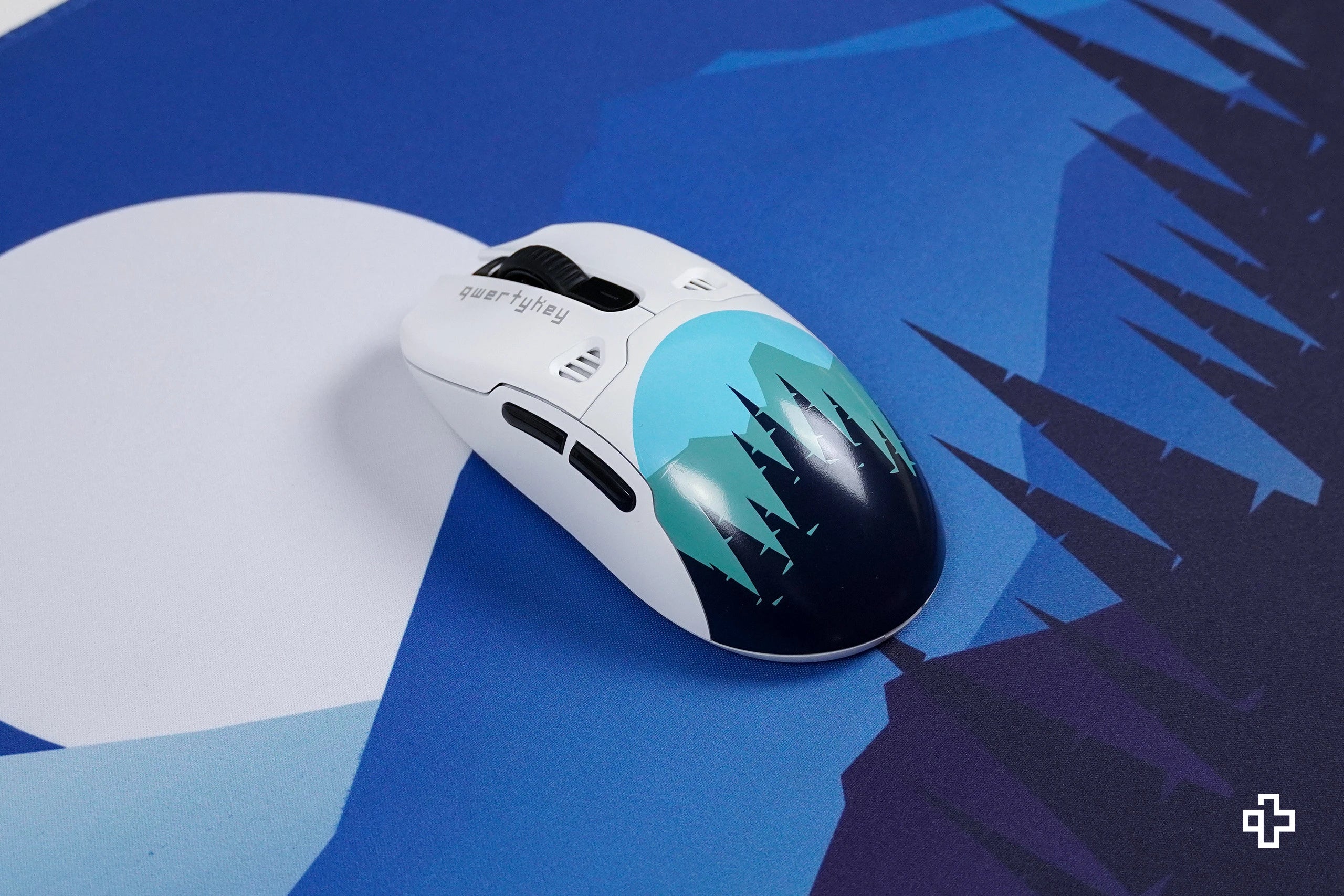 Cover Mouse QKM1 Carpathian Alb