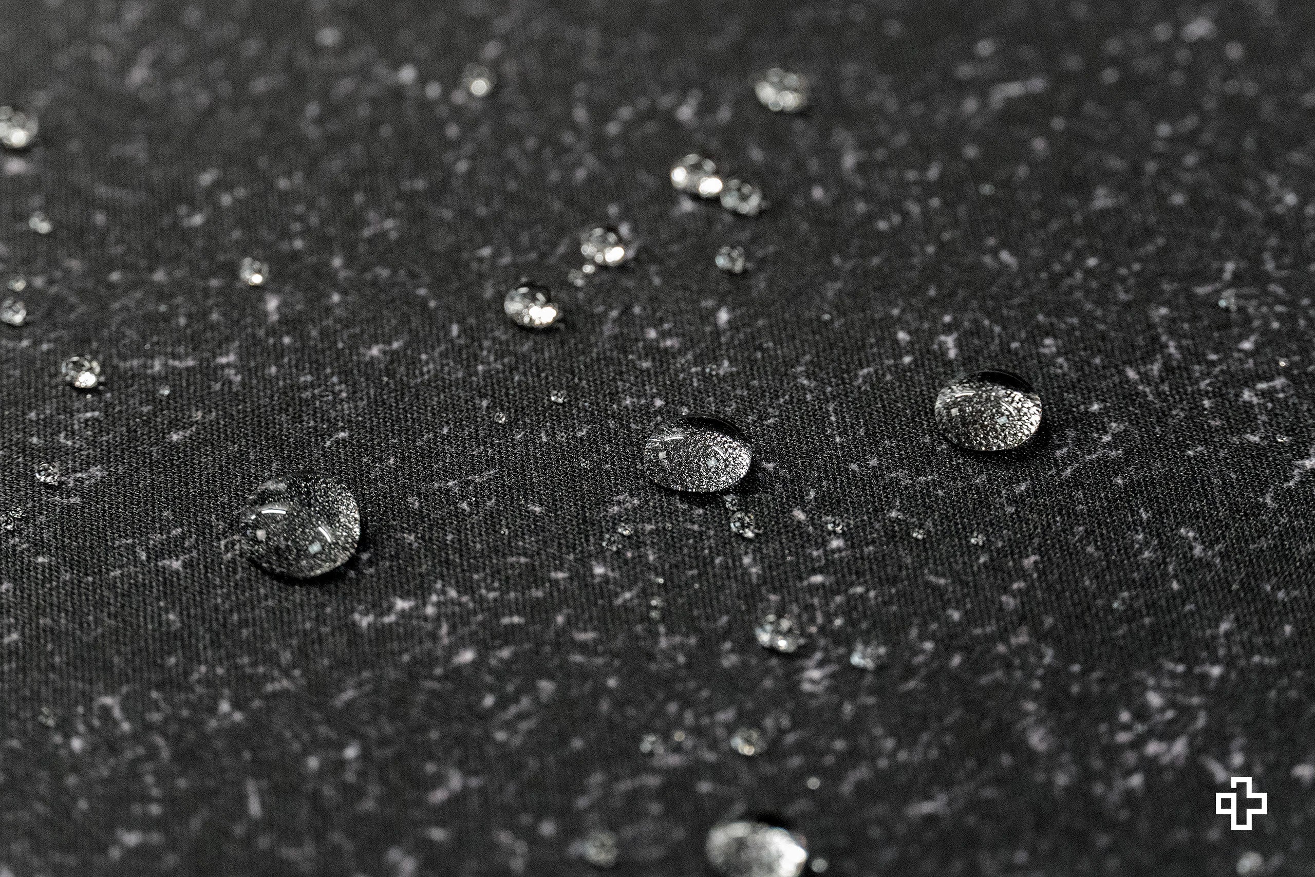 Deskmat Mousepad QwertyKey Shadow Waterproof, Margini Cusute, Grosime 4mm, Spate Cauciucat