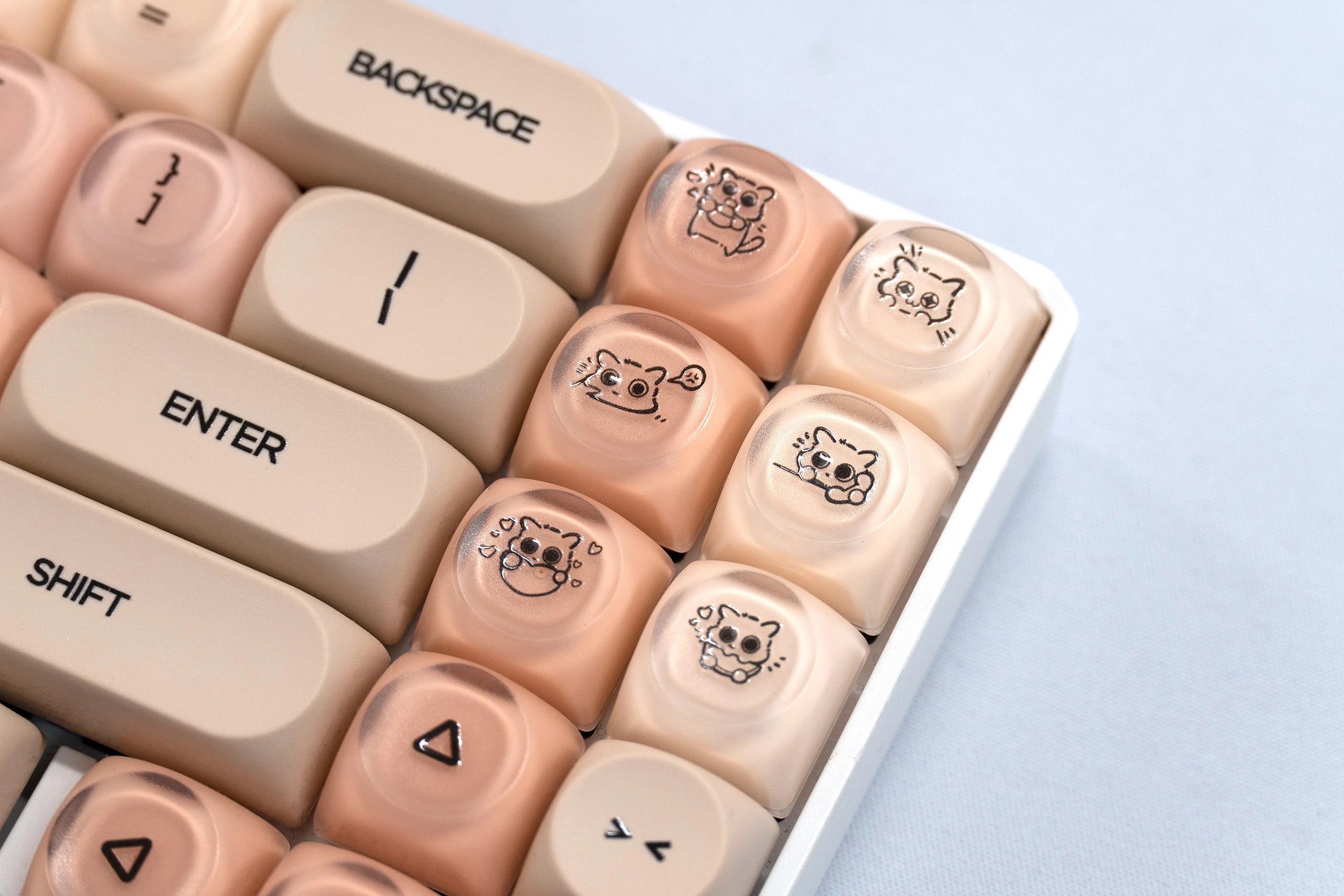 Set Taste QwertyKey Peach Cream Profil HOA