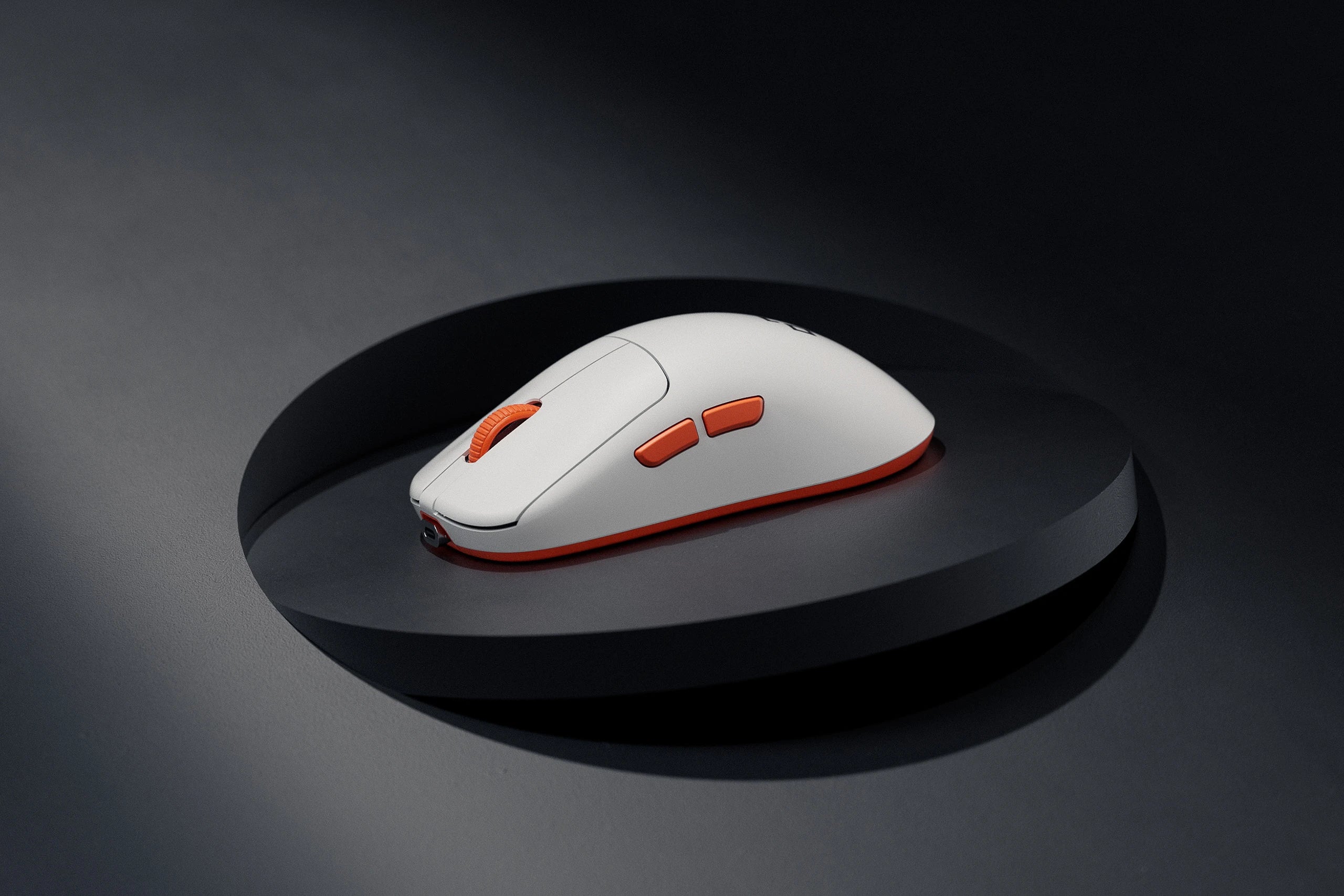 Mouse Gaming QwertyKey Falcon Alb 8K, 30.000 DPI, Bluetooth Wireless Trio Mode, Pixart 3950
