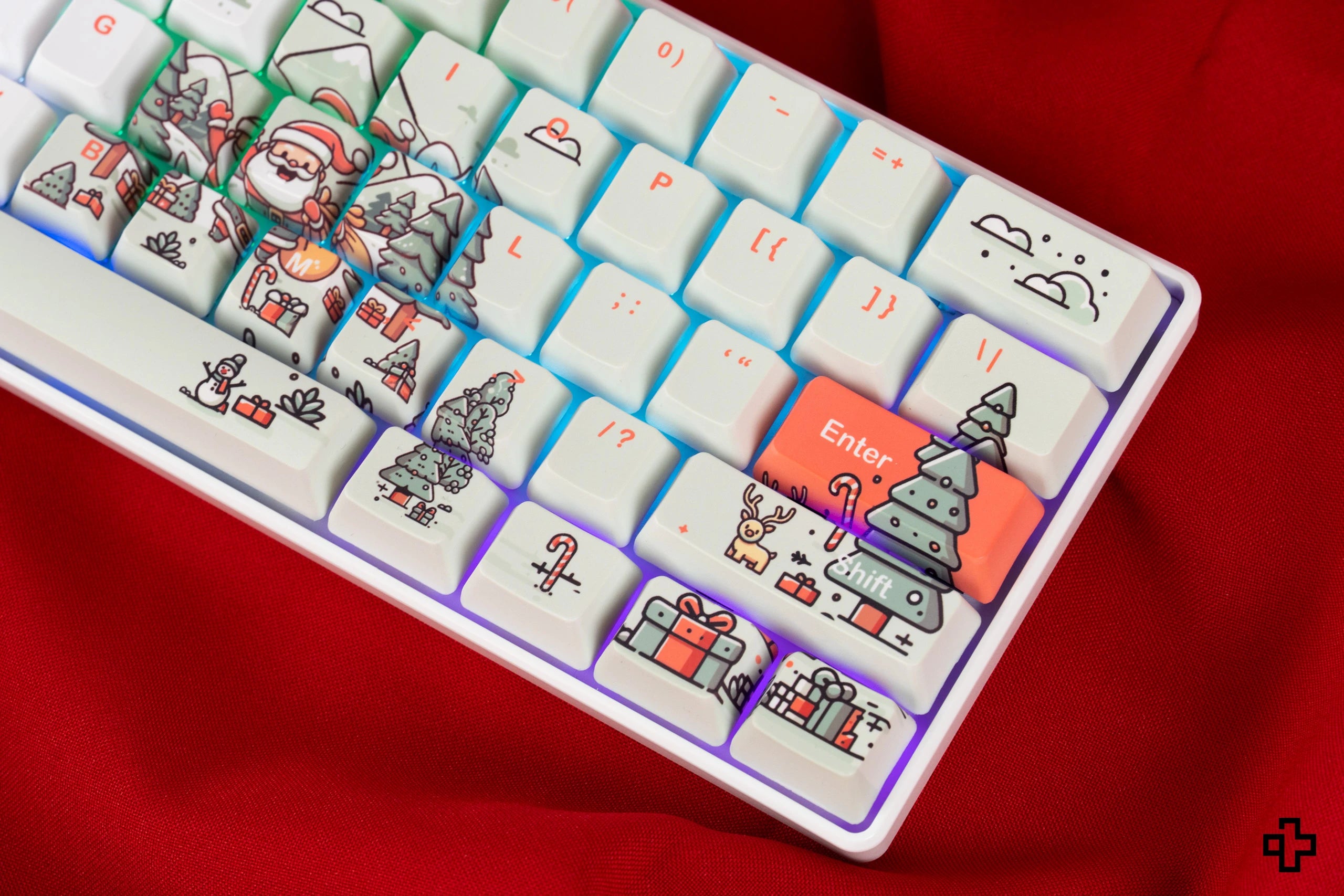 QwertyKey Santa Hotswap Tastatura Mecanica Craciun Gaming