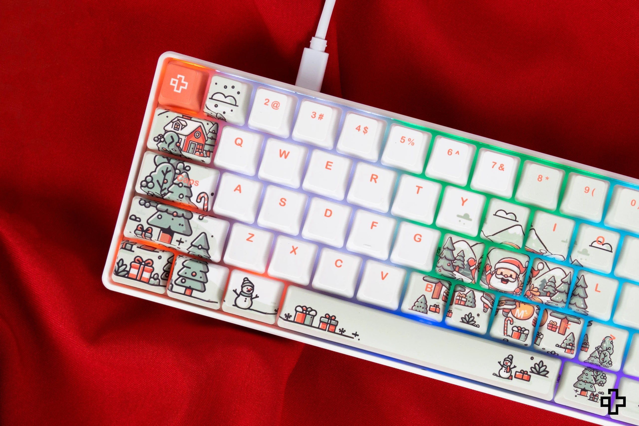 QwertyKey Santa Hotswap Tastatura Mecanica Craciun Gaming