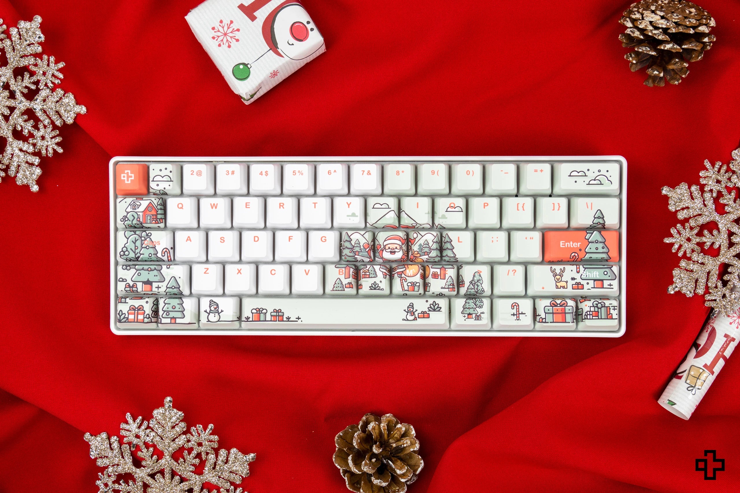 QwertyKey Santa Hotswap Tastatura Mecanica Craciun Gaming