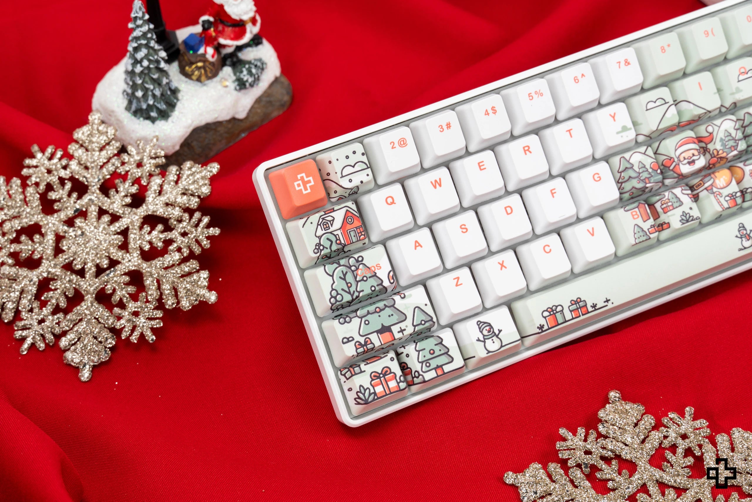 QwertyKey Santa Hotswap Tastatura Mecanica Craciun Gaming