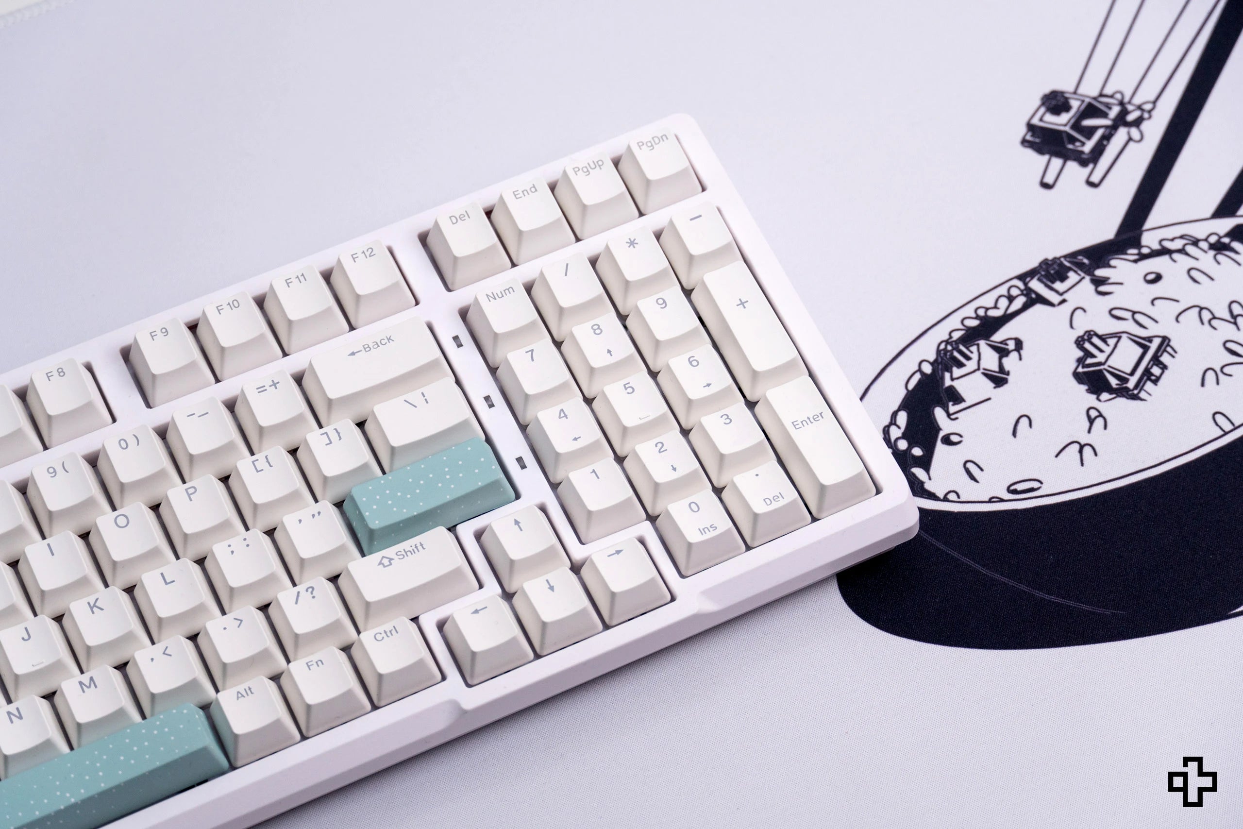 QwertyKey Salt V2 RGB Hotswap Software Tastatura Mecanica Gaming Hotswap