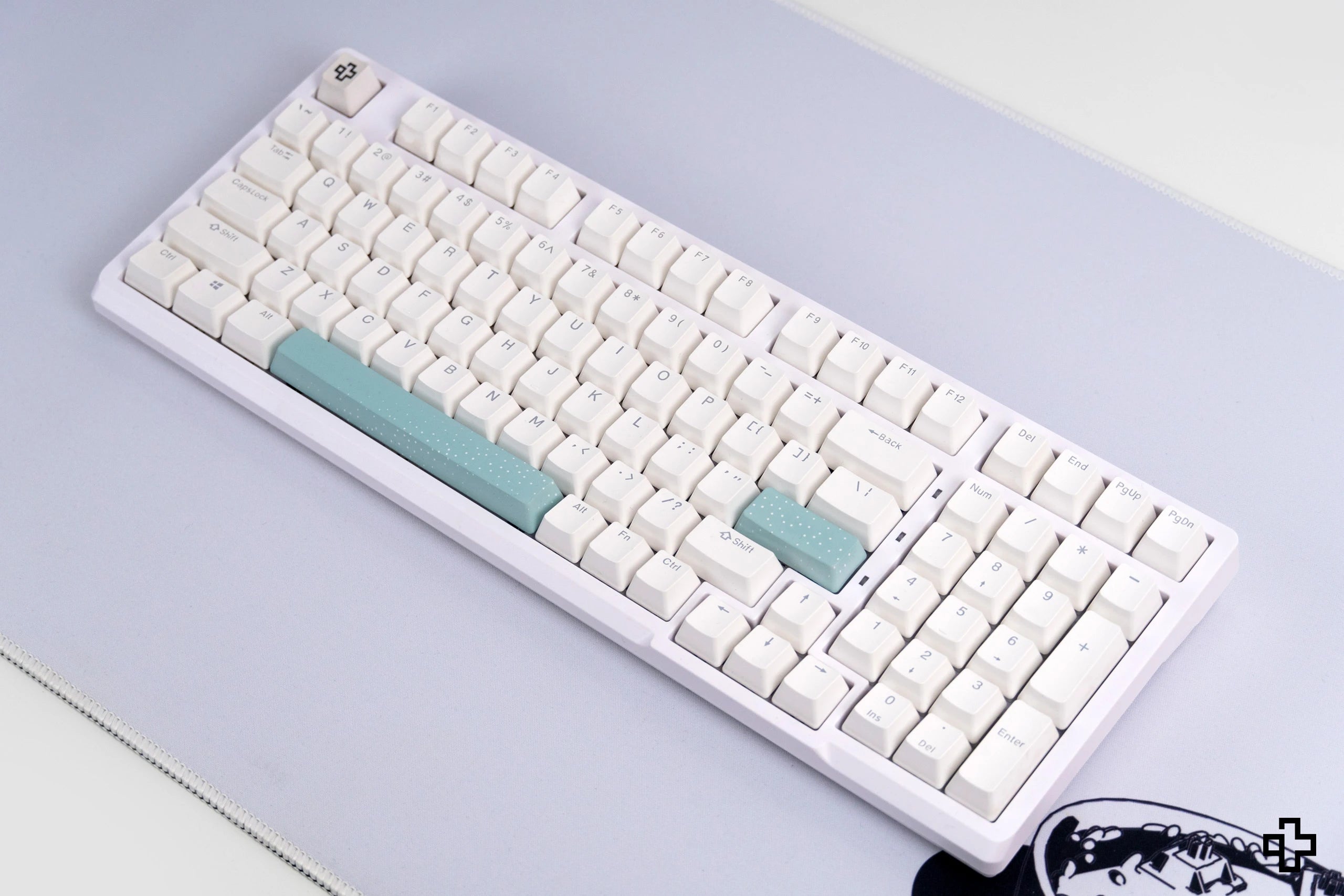 QwertyKey Salt V2 RGB Hotswap Software Tastatura Mecanica Gaming Hotswap
