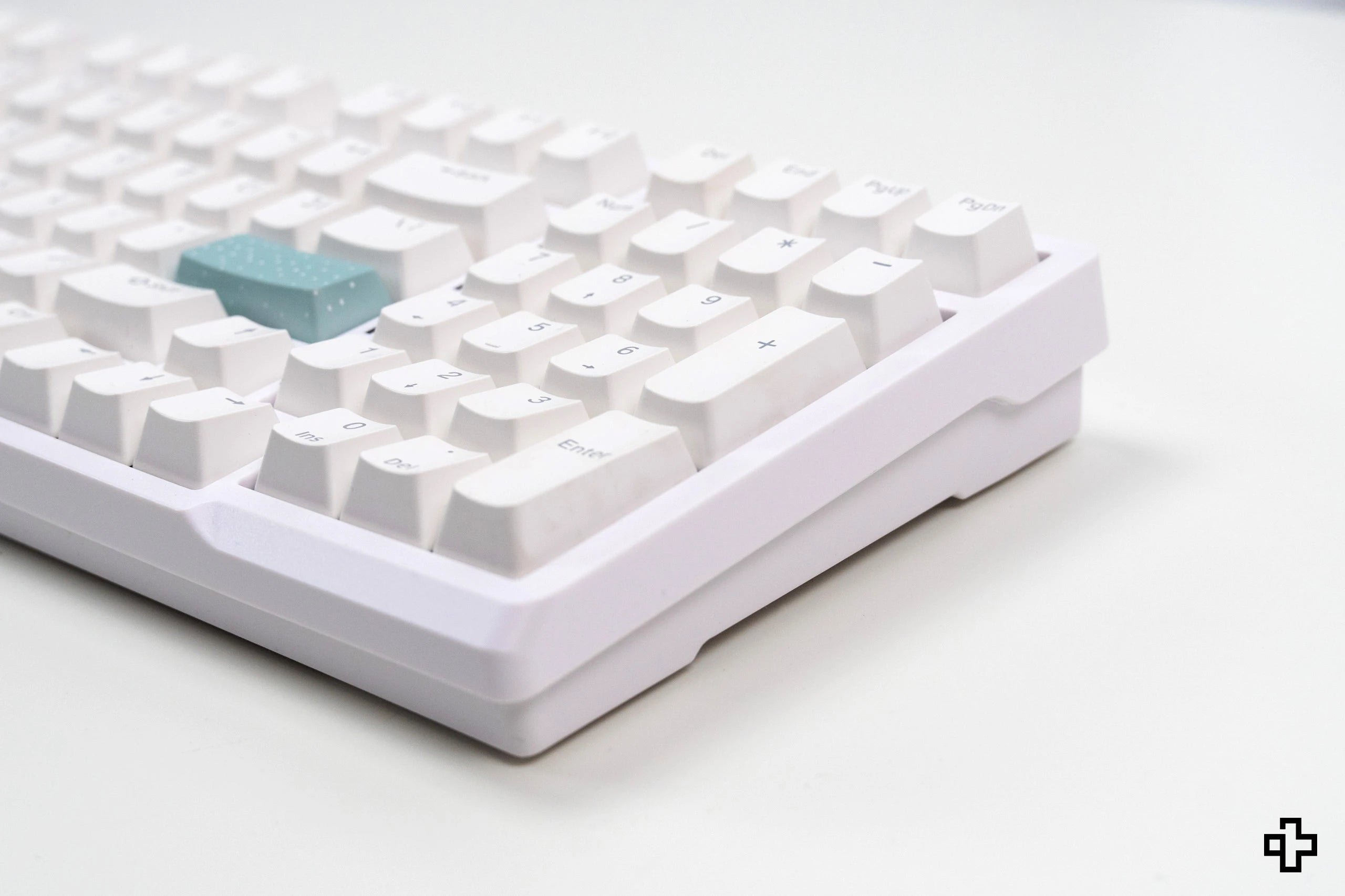 QwertyKey Salt V2 RGB Hotswap Software Tastatura Mecanica Gaming Hotswap