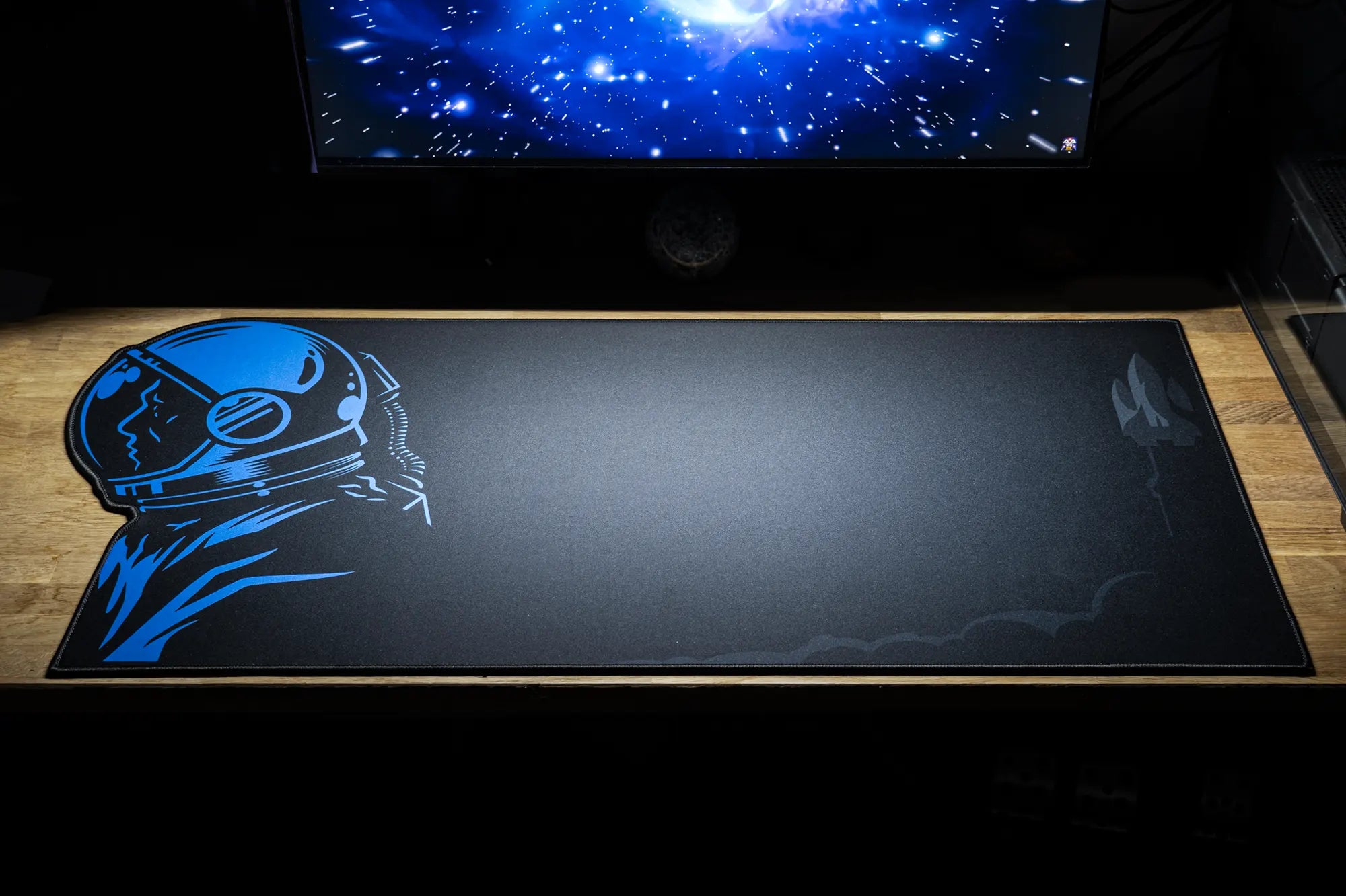 Deskmat Mousepad QwertyKey Spaceman Neregulat 4mm margini cusute