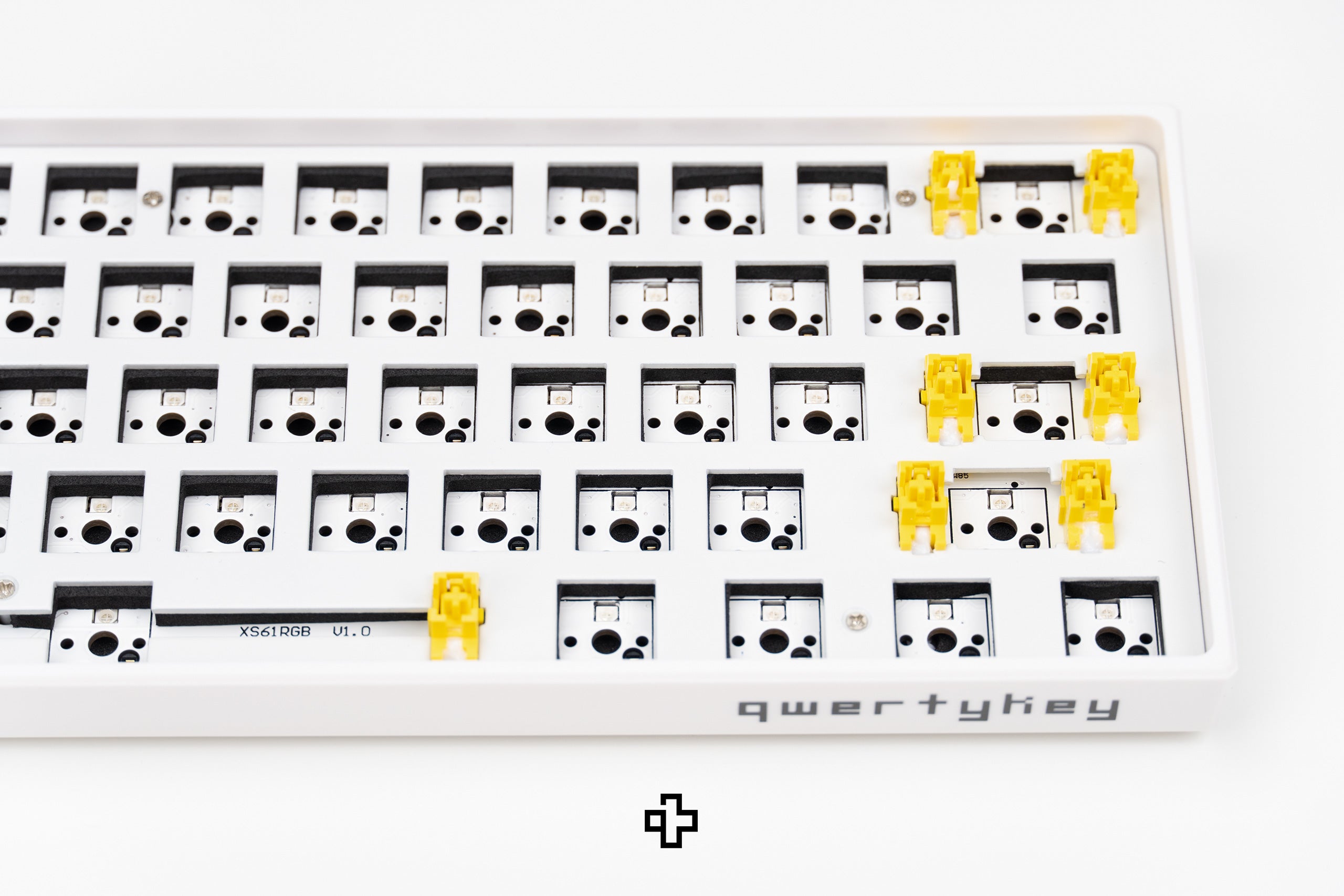 Kit QwertyKey Alb 61 Tastatura Mecanica Gaming