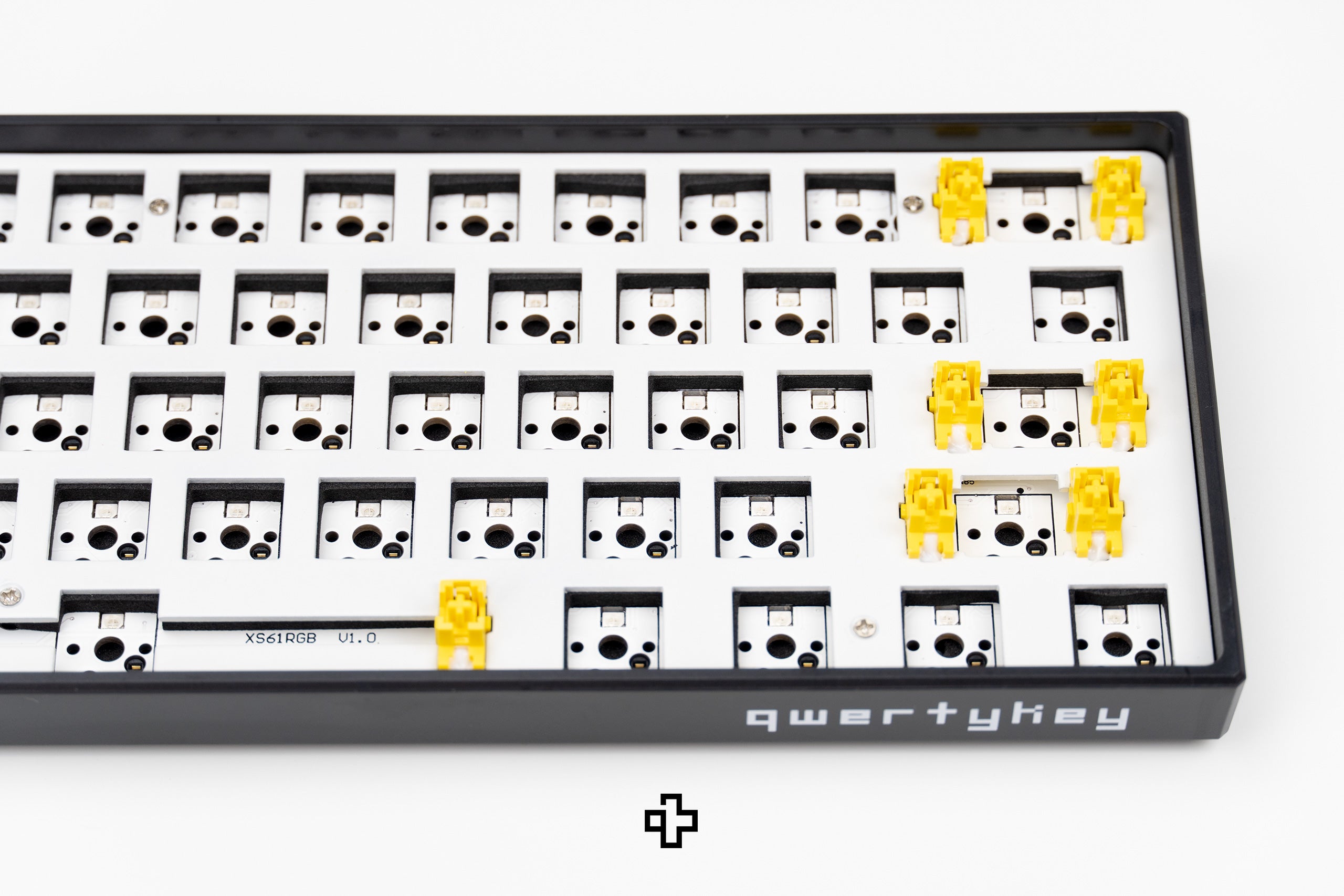 Kit QwertyKey Negru 61 Tastatura Mecanica Gaming