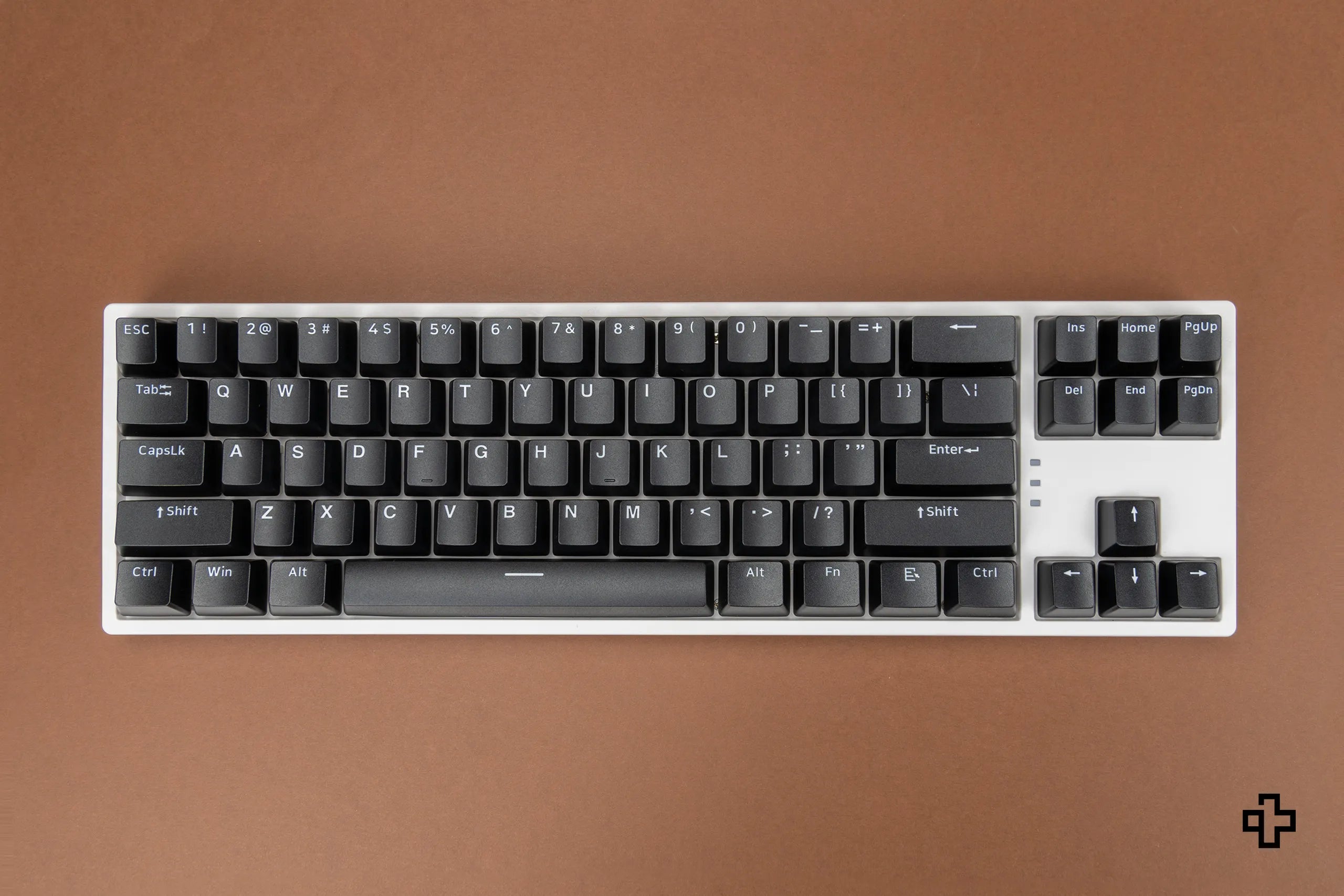 Set taste QwertyKey WoB V2 White on Black PBT Double Shot Profil OEM