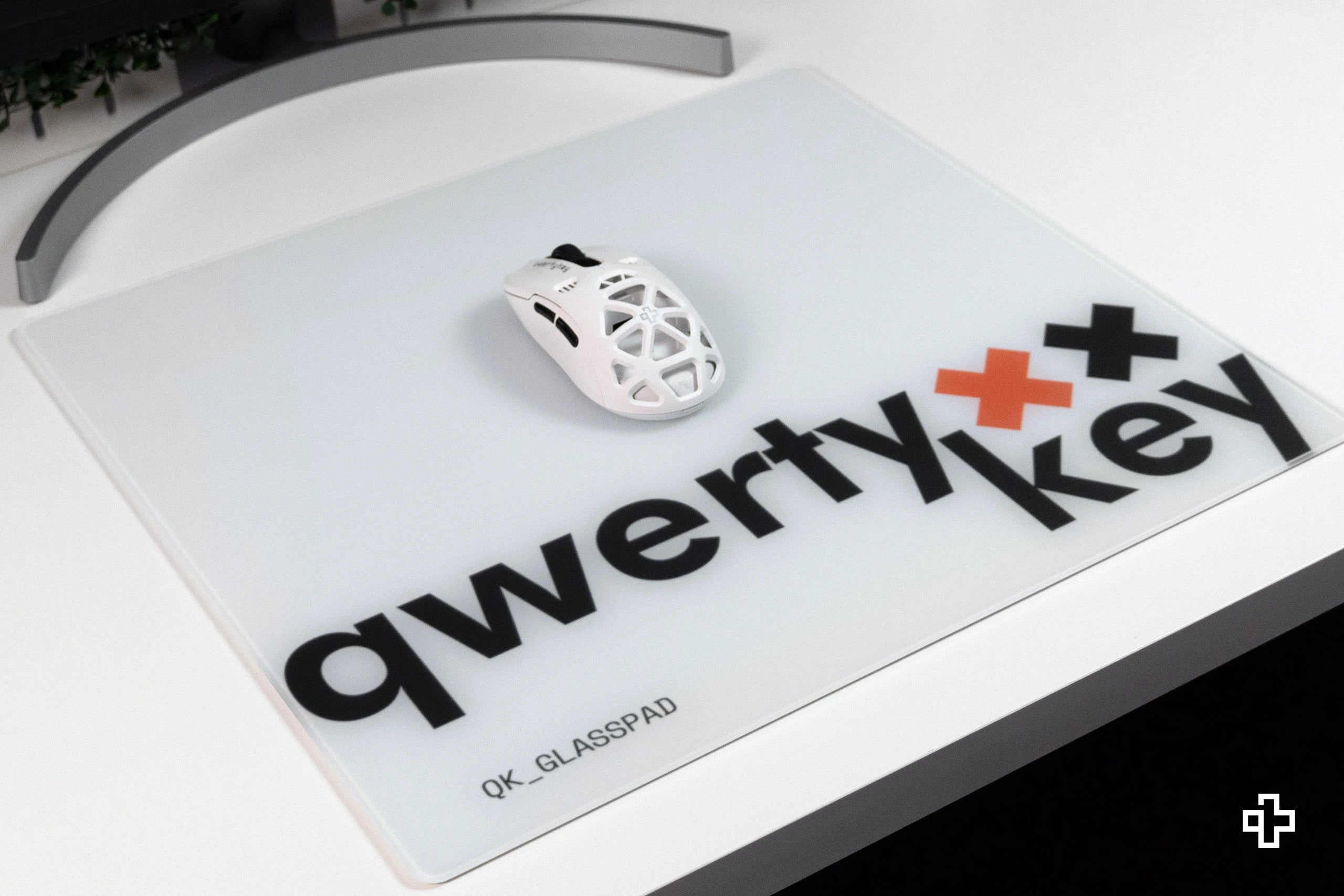 Mousepad Gaming QwertyKey Esports Glass Alb 3.2mm Anti-Slip TPU