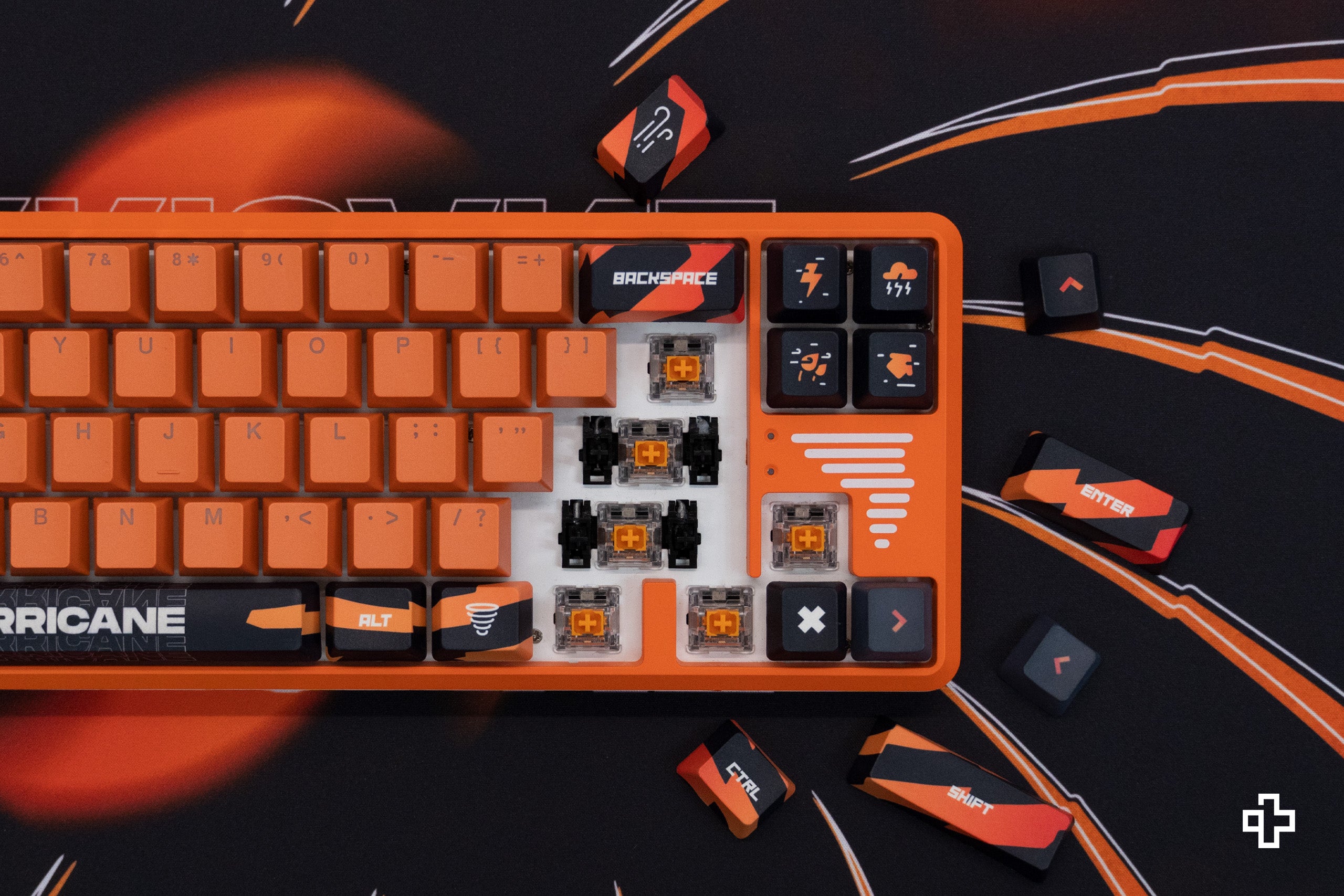 QwertyKey65 Hurricane Hotswap RGB Tastatura Mecanica Gaming