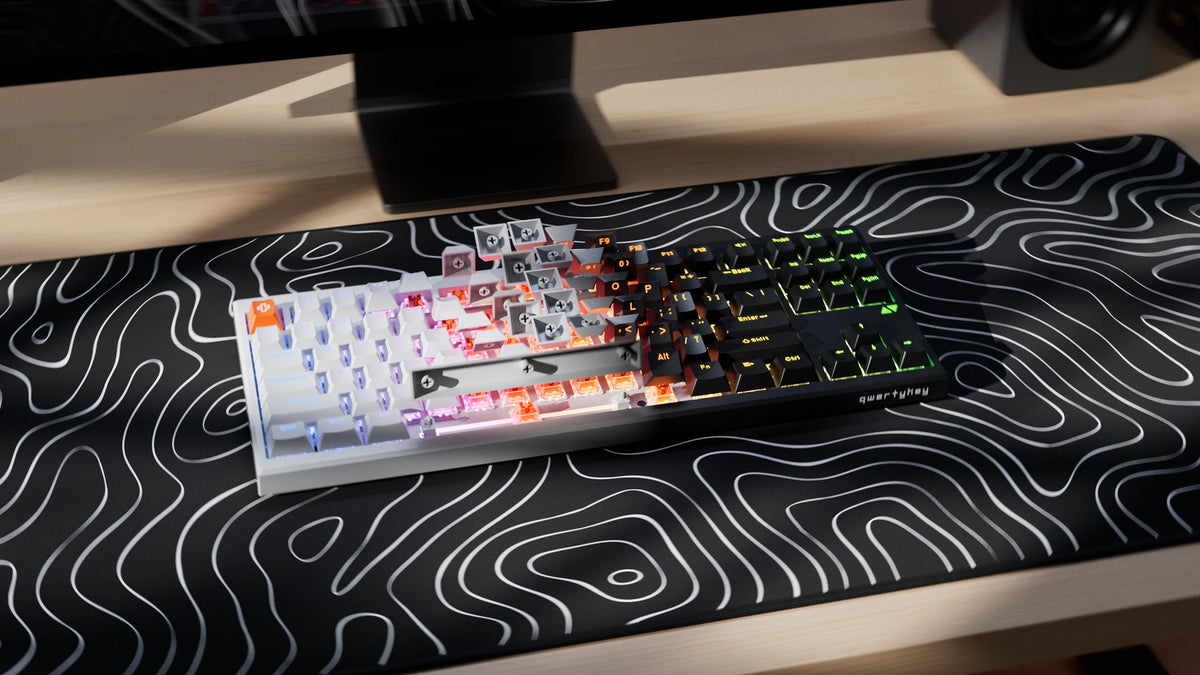 QwertyKey H87 Pro V2 Albă – Tastatură Mecanică Gaming Wireless, Hotswap, Gasket, Full RGB
