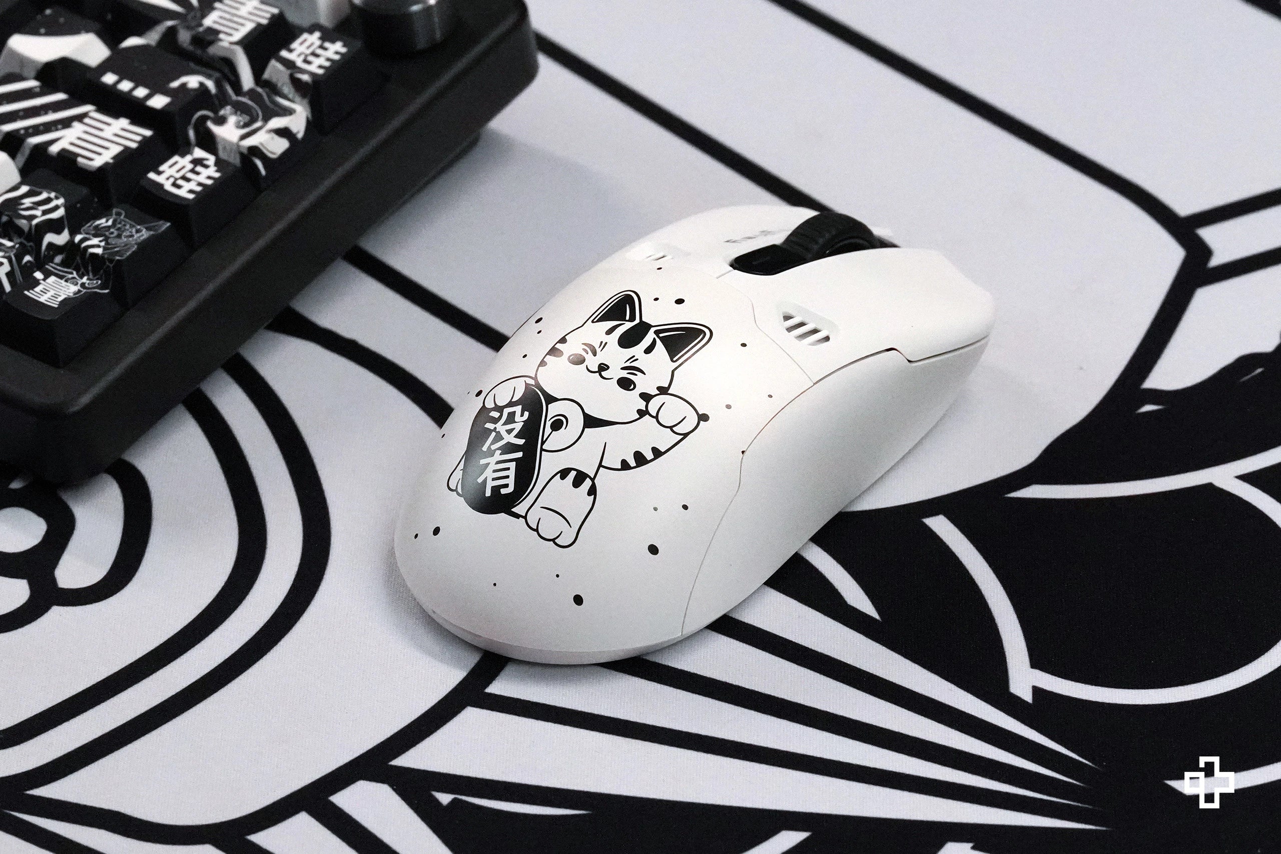 Cover Mouse QKM1 MOMO Alb