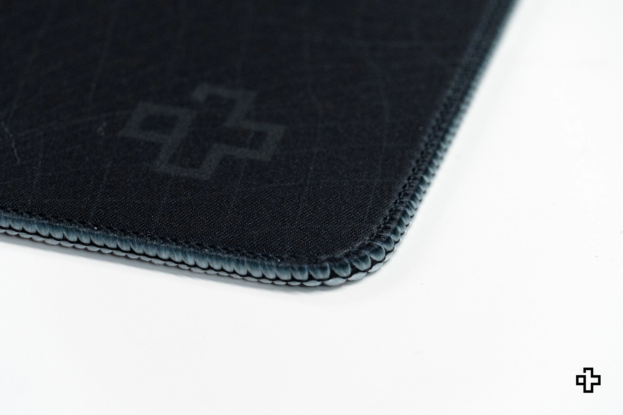 Deskmat Mousepad Flow Dark Negru 4mm margini cusute
