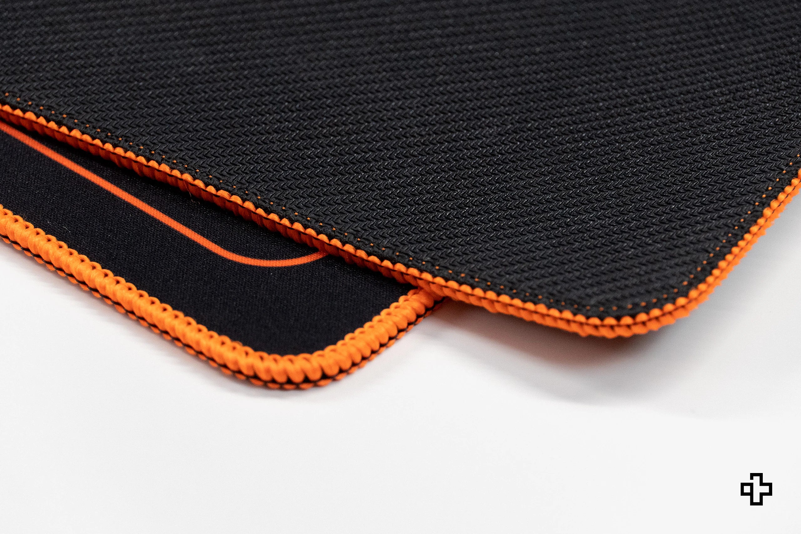 Deskmat Mousepad QwertyKey Phantom Negru Waterproof, Margini Cusute, Grosime 4mm, Spate Cauciucat