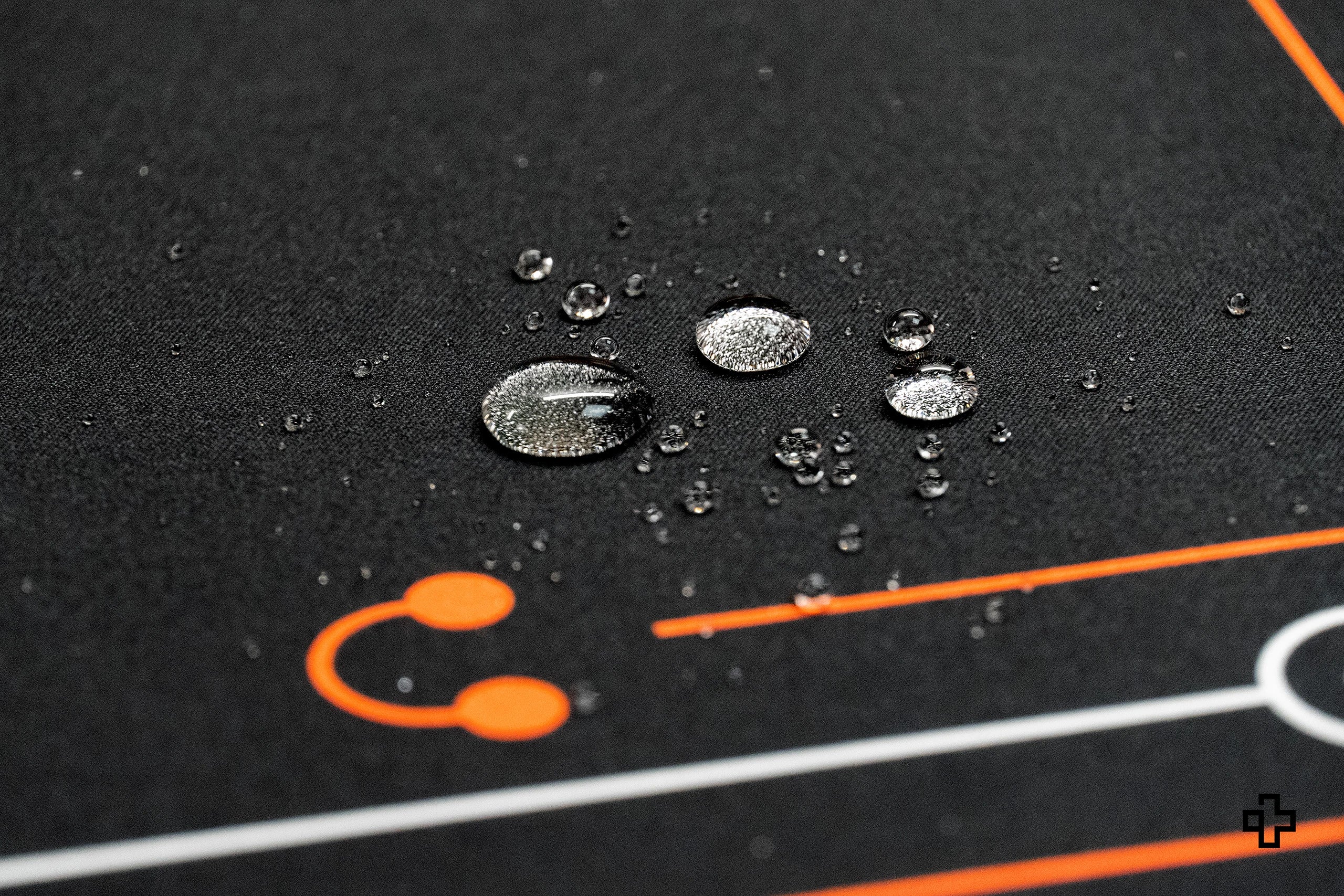 Deskmat Mousepad QwertyKey Phantom Negru Waterproof, Margini Cusute, Grosime 4mm, Spate Cauciucat