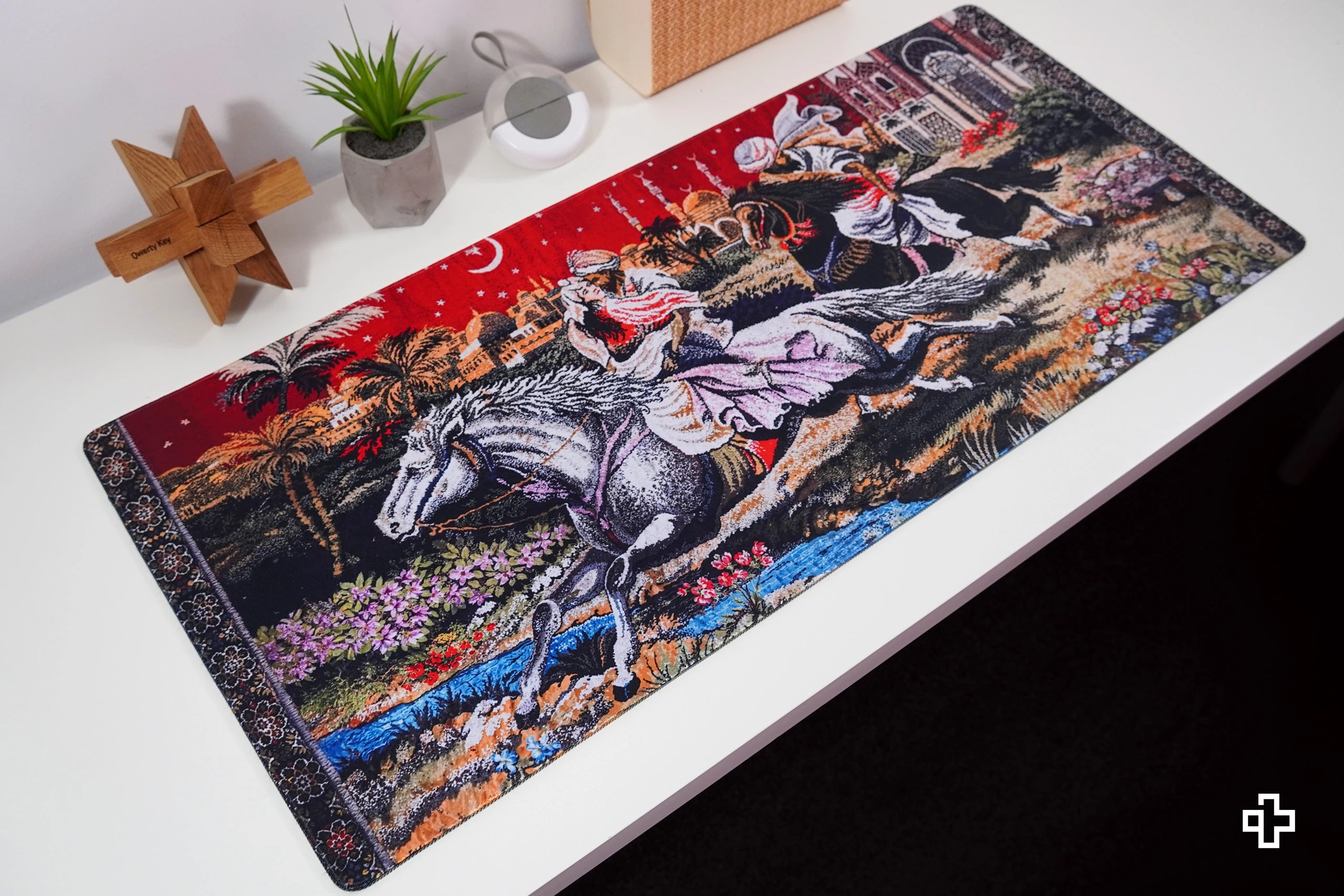 Deskmat Mousepad QwertyKey Rapirea din Serai 4mm margini cusute