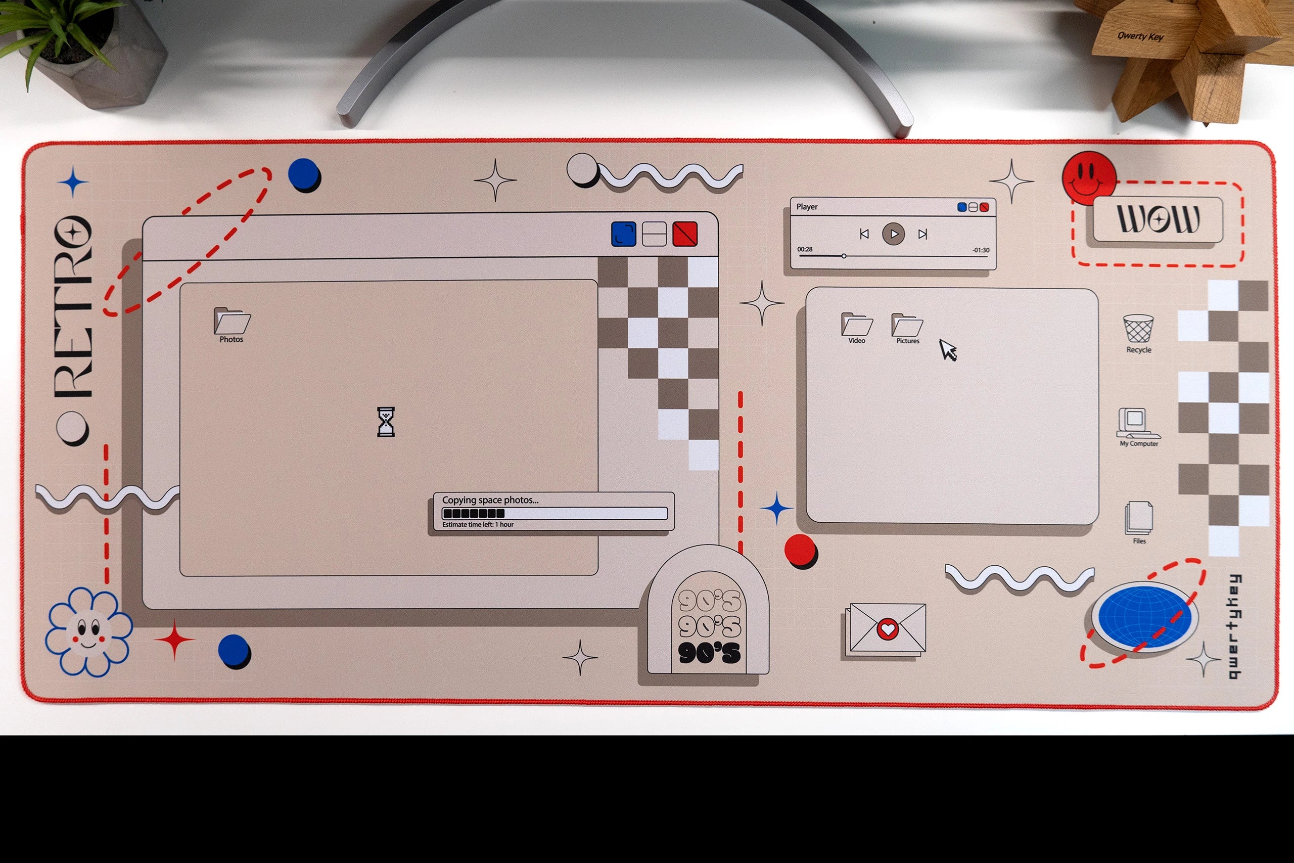 Deskmat Mousepad QwertyKey Retro Waterproof, Margini Cusute, Grosime 4mm, Spate Cauciucat