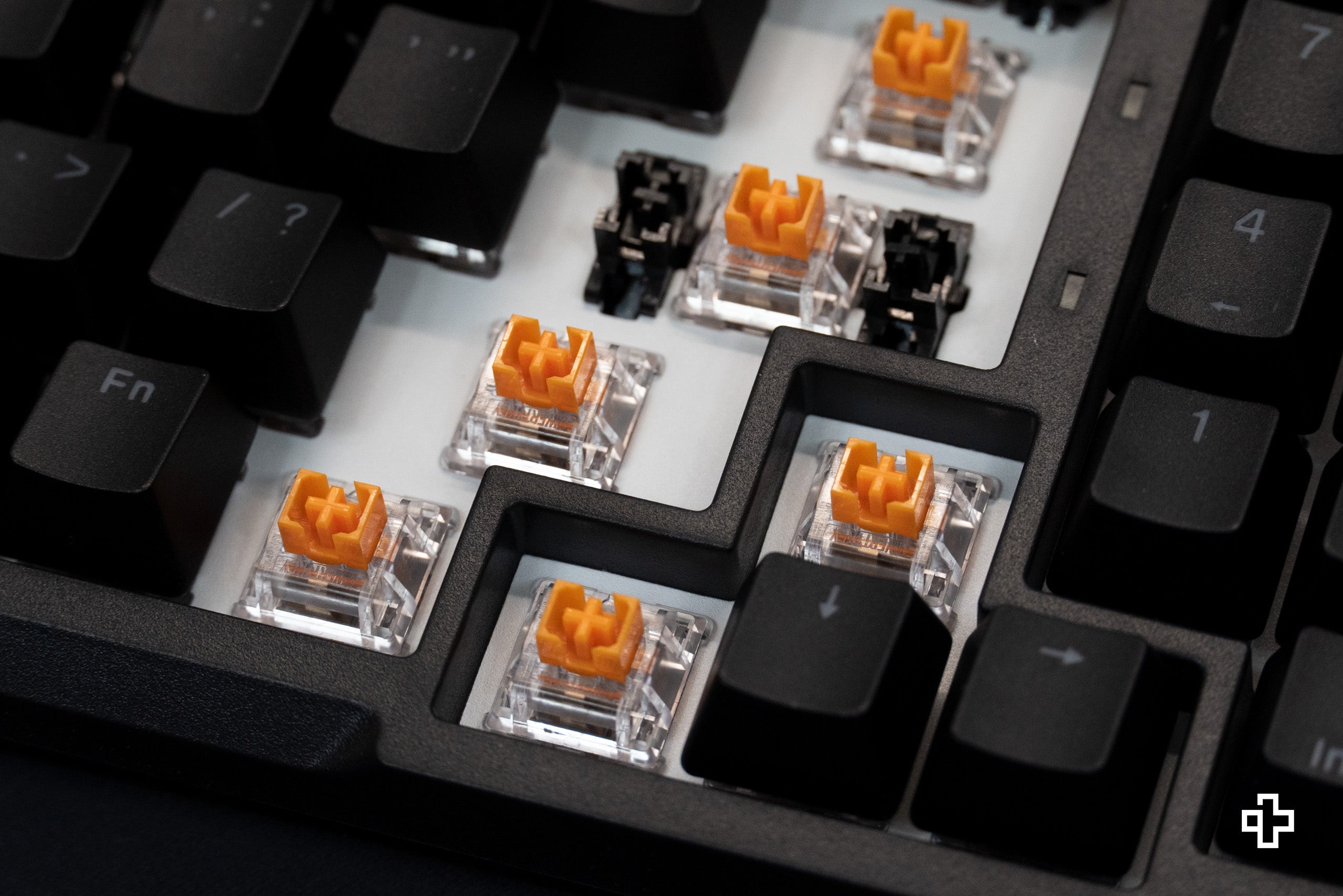 QwertyKey Pepper V2 RGB Hotswap Software Tastatura Mecanica Gaming Hotswap