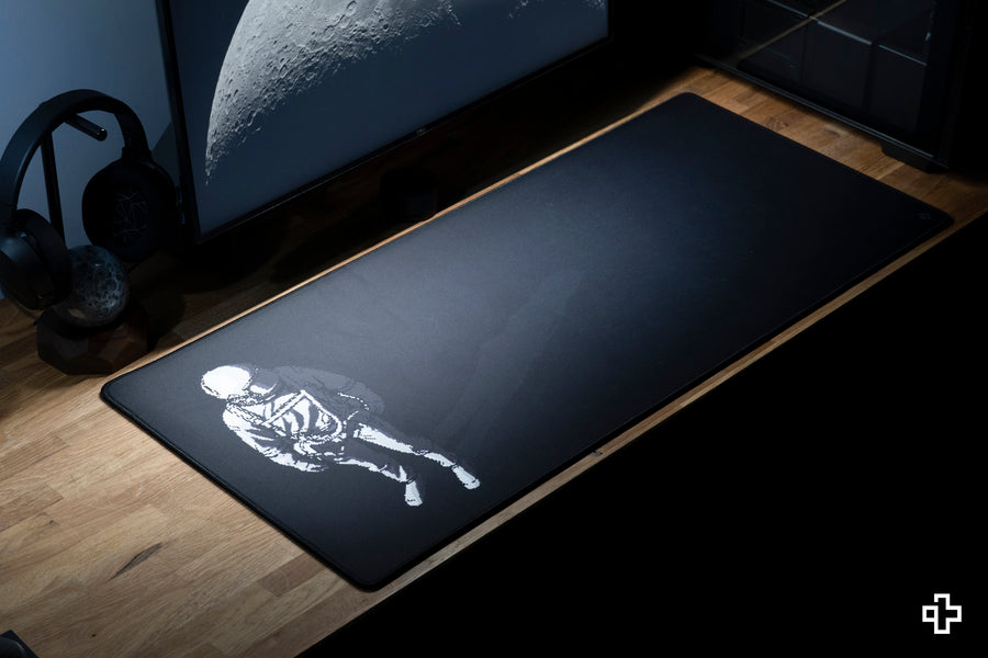 Deskmat Mousepad QwertyKey Astronaut 4mm margini cusute - QwertyKey
