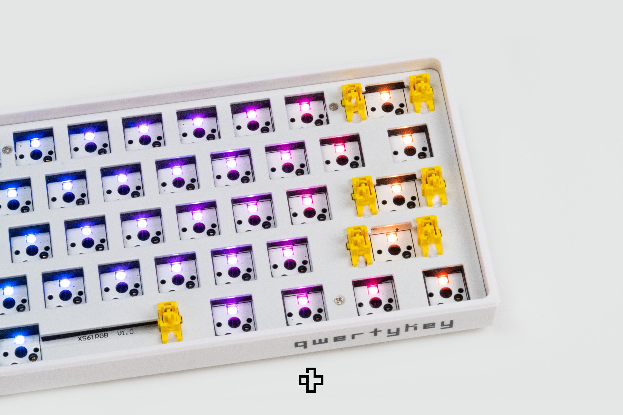 Kit QwertyKey Alb 61 Tastatura Mecanica Gaming